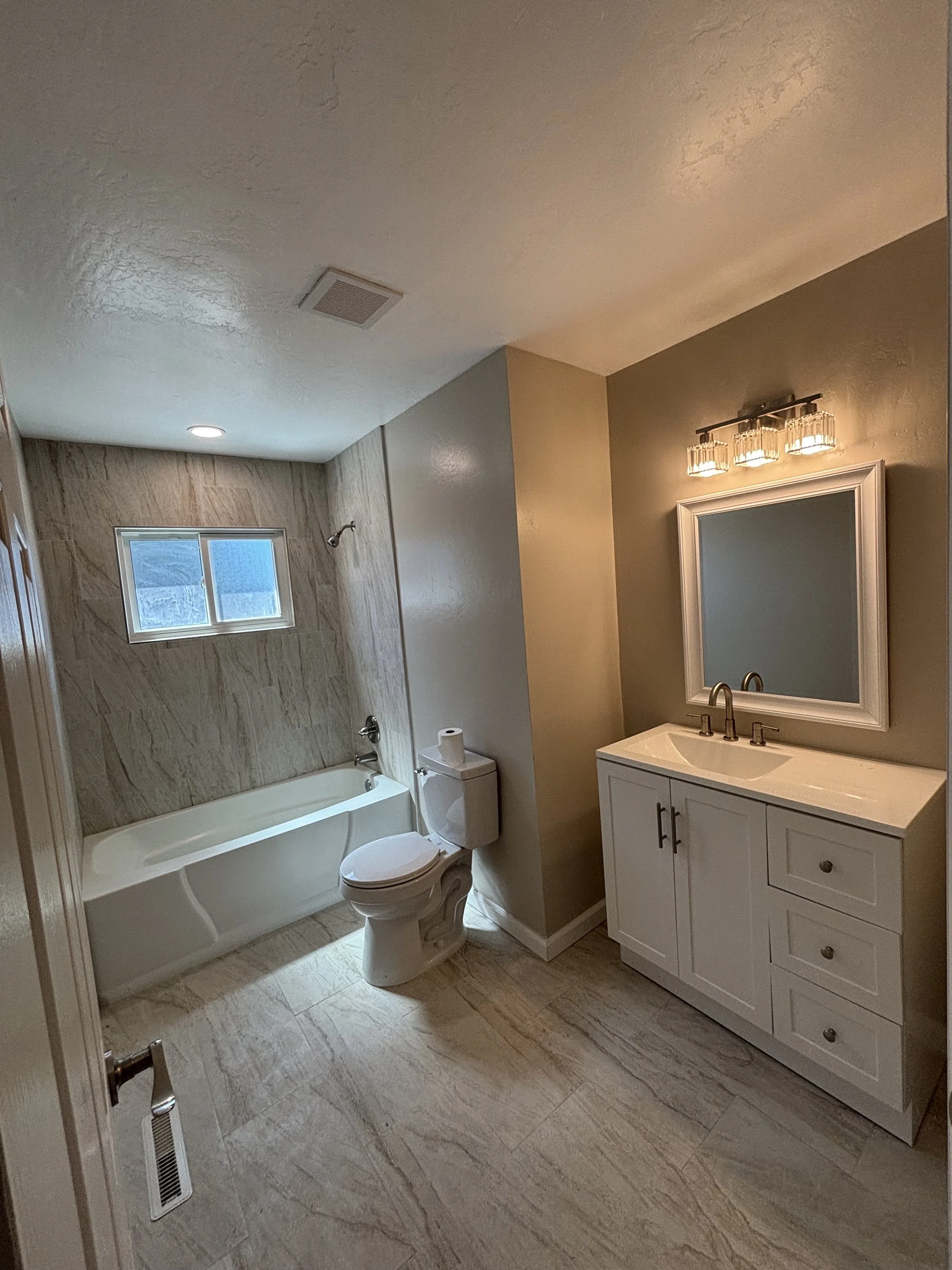 bathroom2.jpg