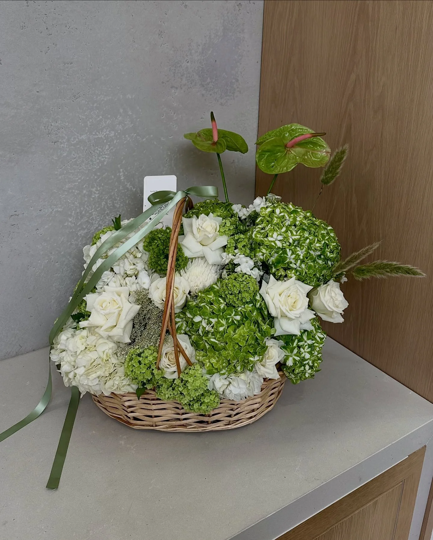🌿🕊️💚

#flowerarrangements #centerpieces #flower #florist #nyc #gift