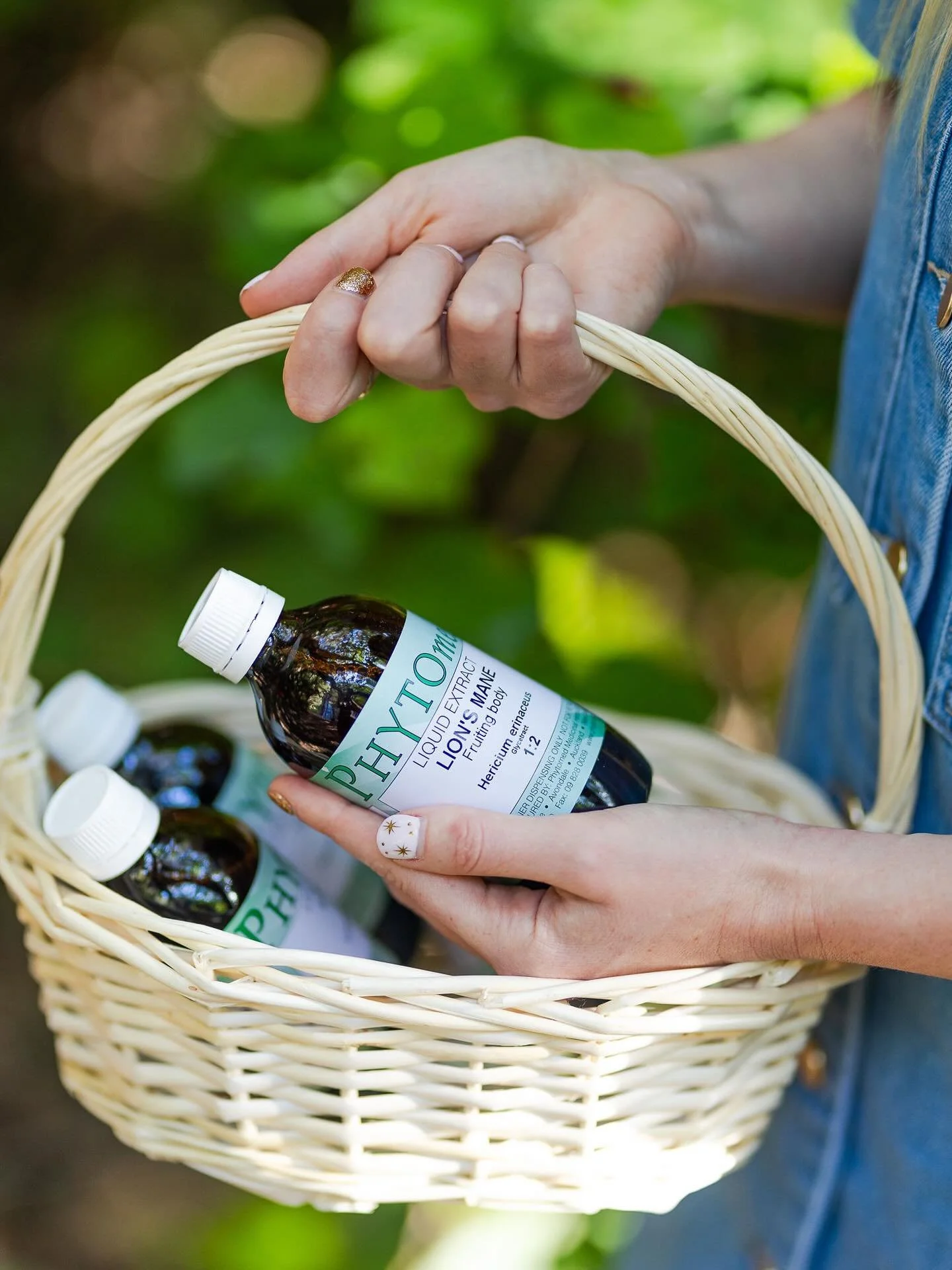 What is Herbal Medicine &amp; how can it support you? 🌱 

Herbal medicine is the therapeutic use of plants, including leaves, roots, flowers, seeds, and bark, to support health and help the body restore balance naturally.

Rather than focusing only 