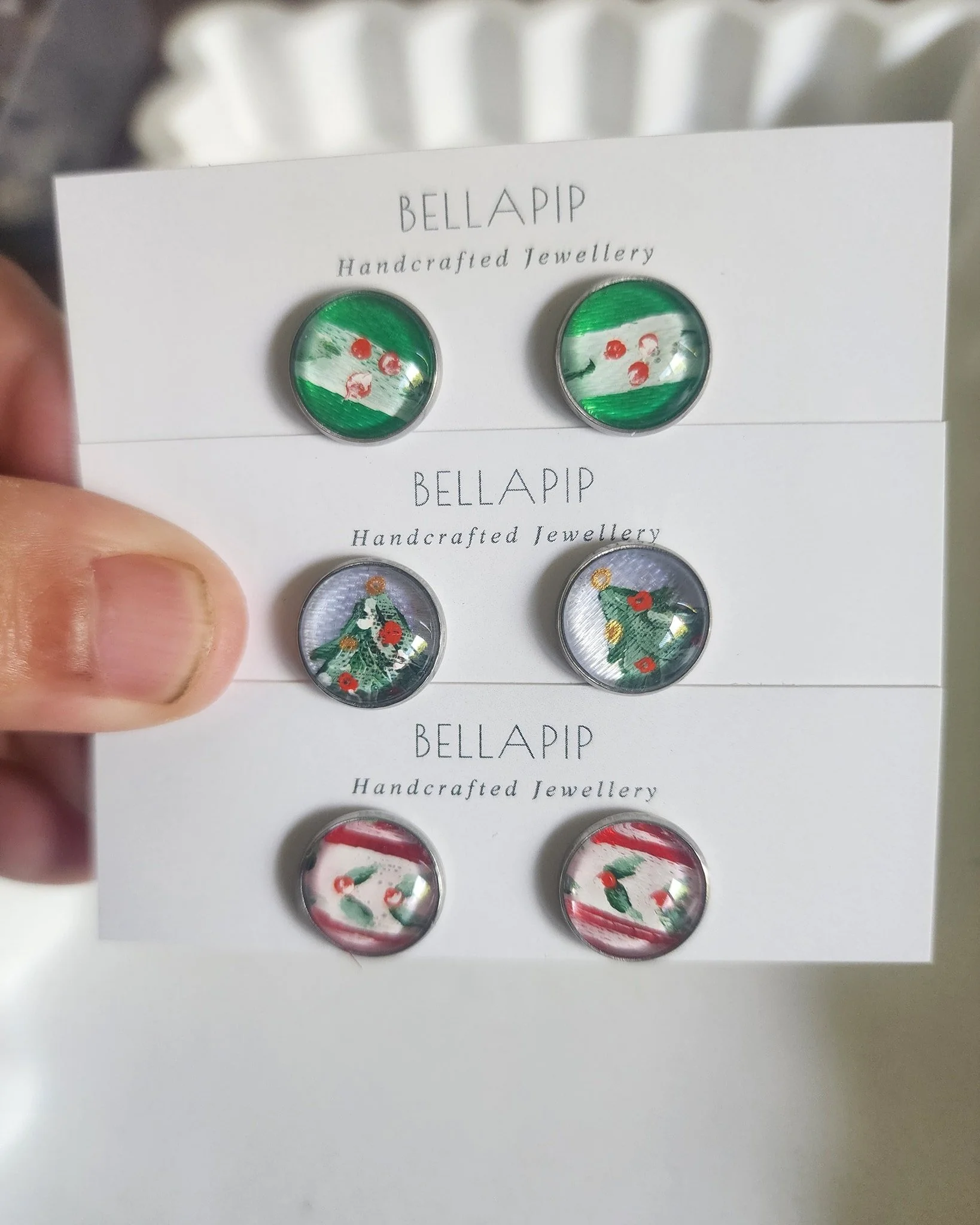 🎄 Mini Christmas Drop is now available at beechstudio.com.au!

Choose your favourites &mdash; mini studs, hand-painted studs, pendants, or the complete Christmas set. Limited stock!

#christmasdrop #handpaintedjewellery #australianmaker #smallbusine