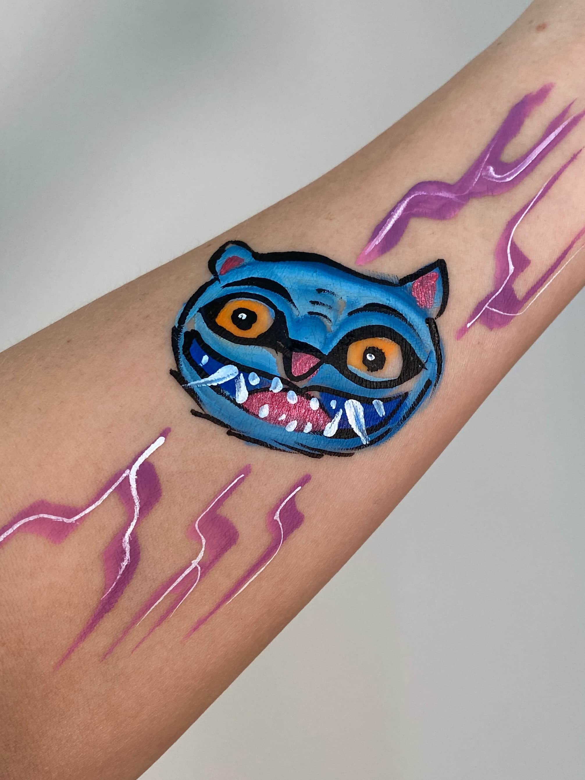 K-Pop Demon Hunters kissa hahmo Derpy kasvomaalaus