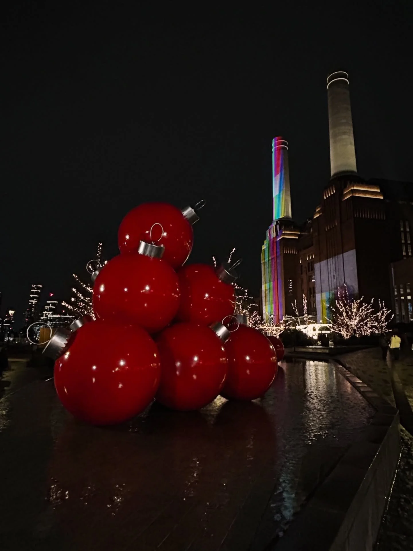 ＩＴ&rsquo;Ｓ ＣＨＲＩＳＴＭＡＳ ＢＡＢＹ

#santababy #batterseapowerstation #christmastreats