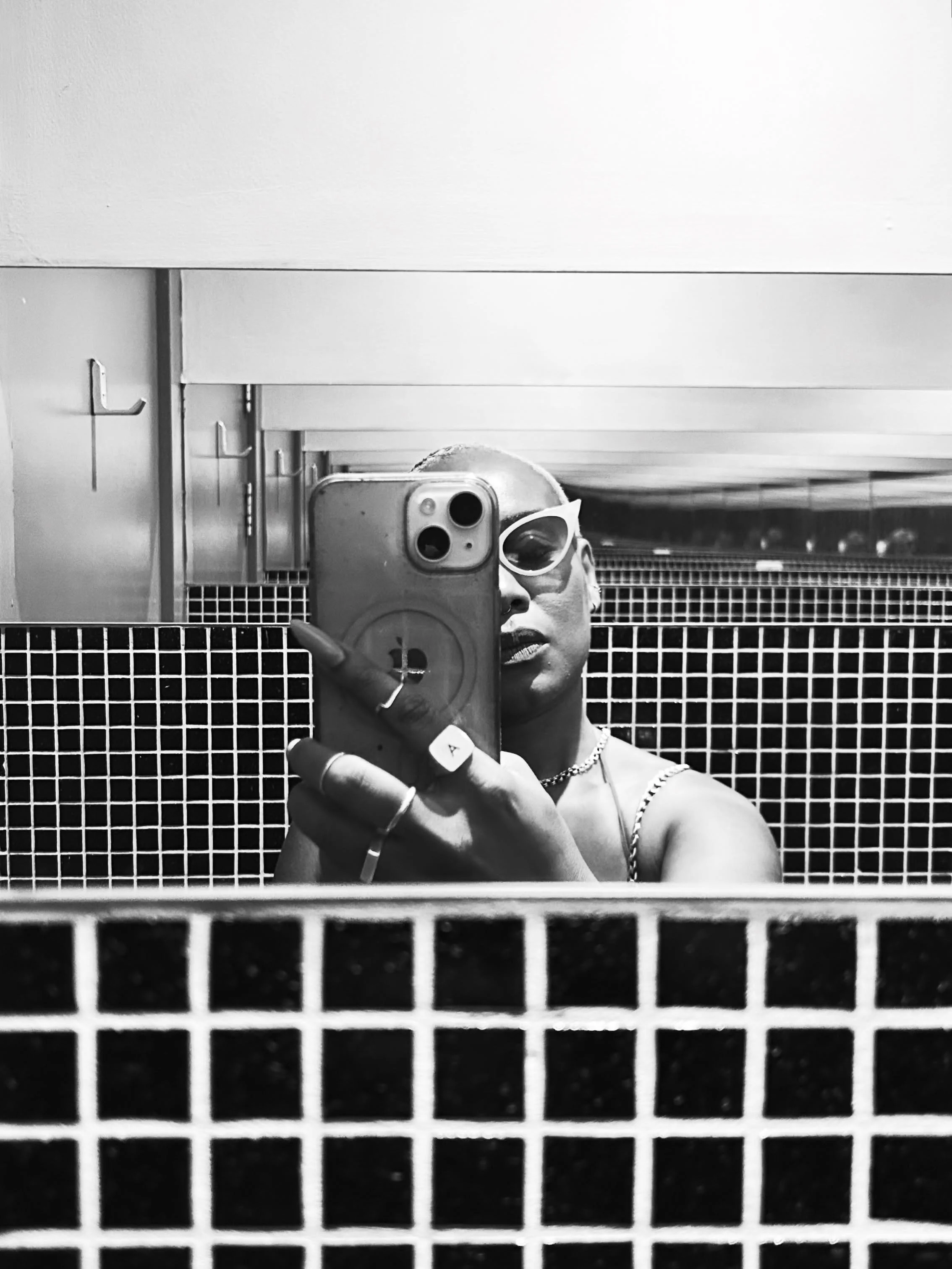 Ｉ ＳＥＥ ＹＯＵ