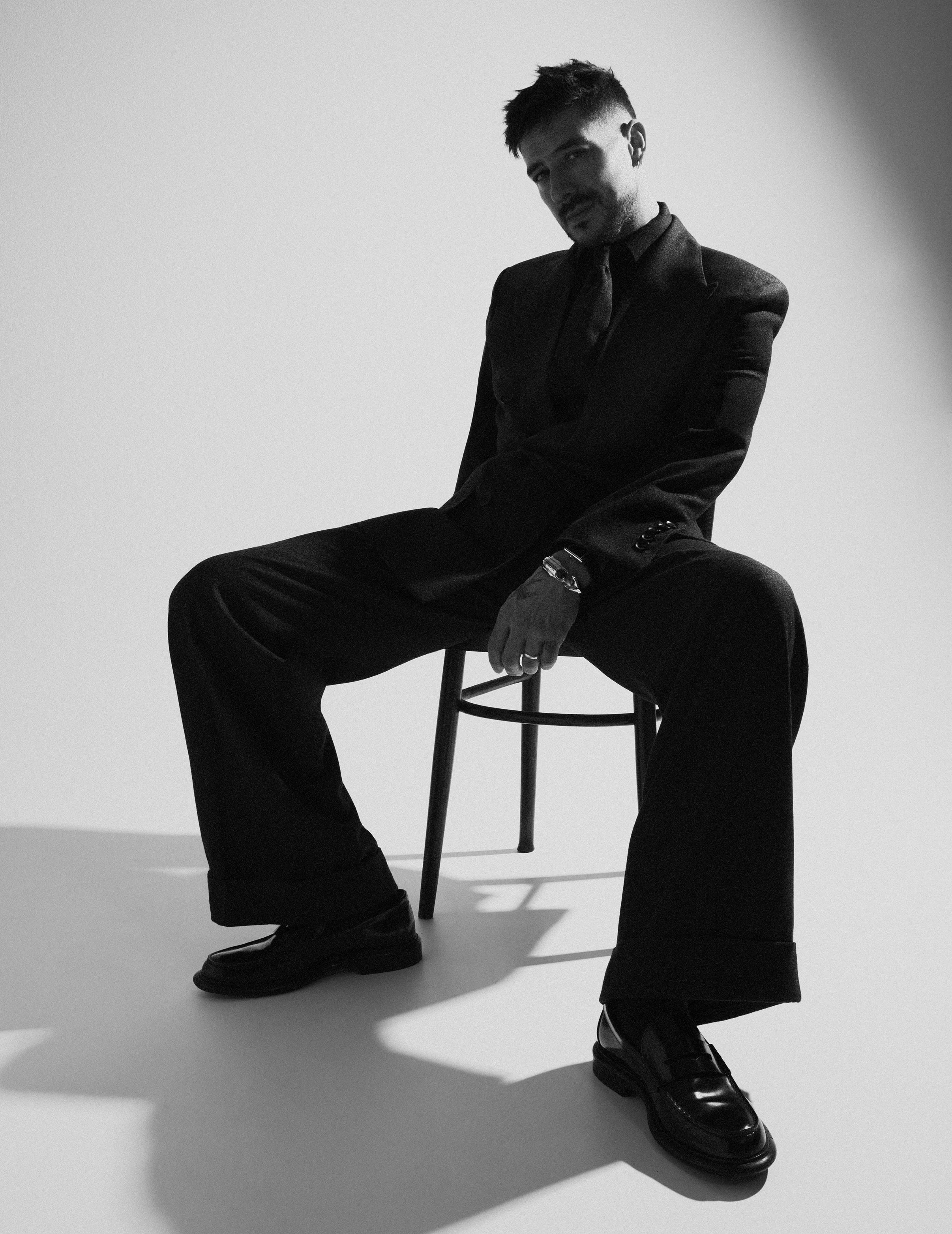 ME_290_MAT_MUMFORD_SHOT_03_0474.jpg