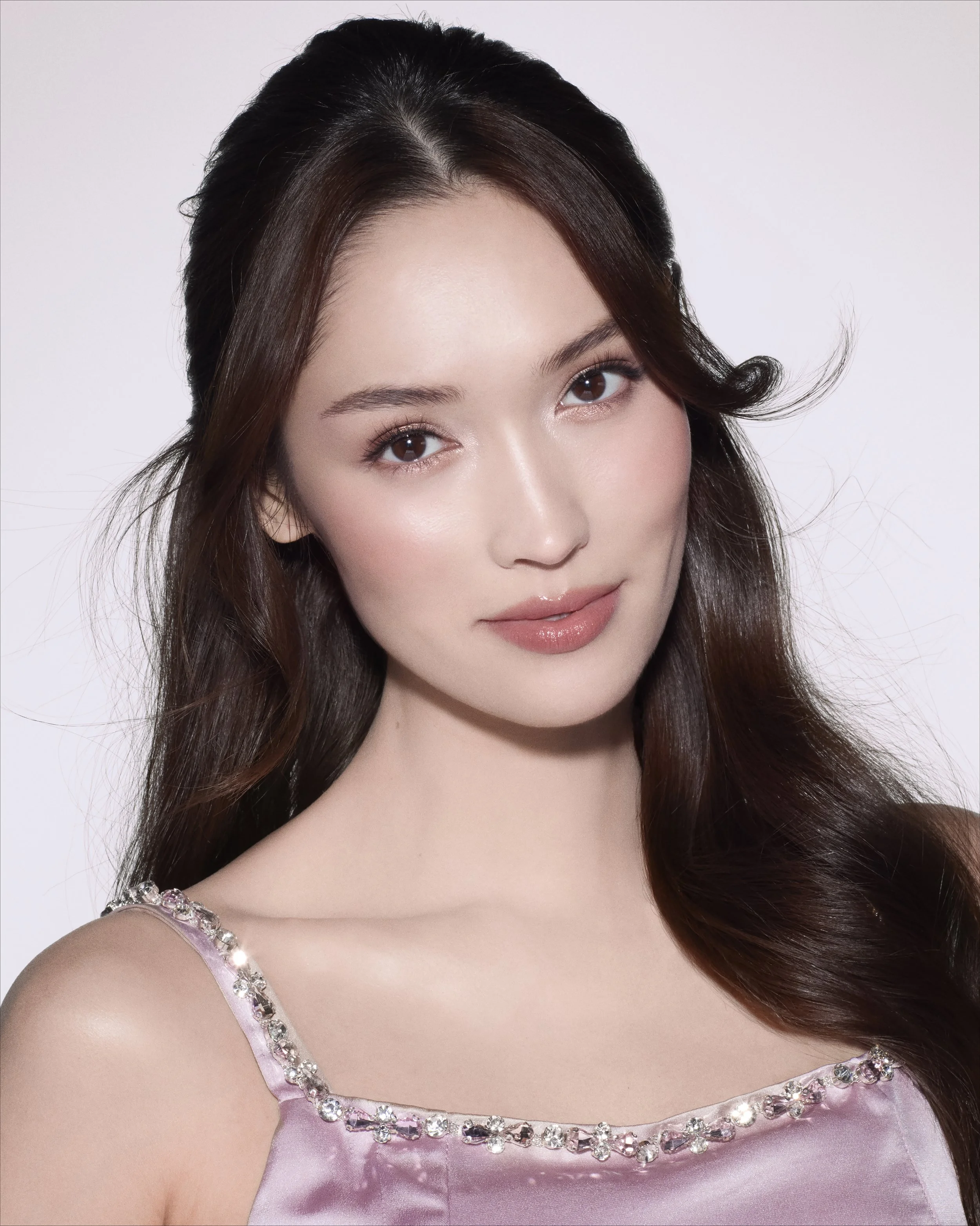 ME_263_CT_CHINA_10LOOKS_PILLOW TALK_0104_V2_HR.jpg