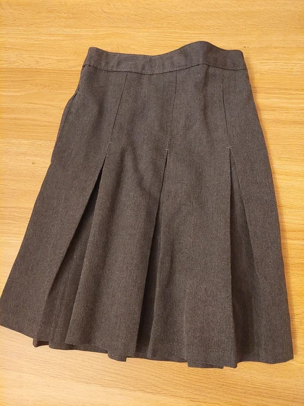 Grey school skirt. 7-8y M&S