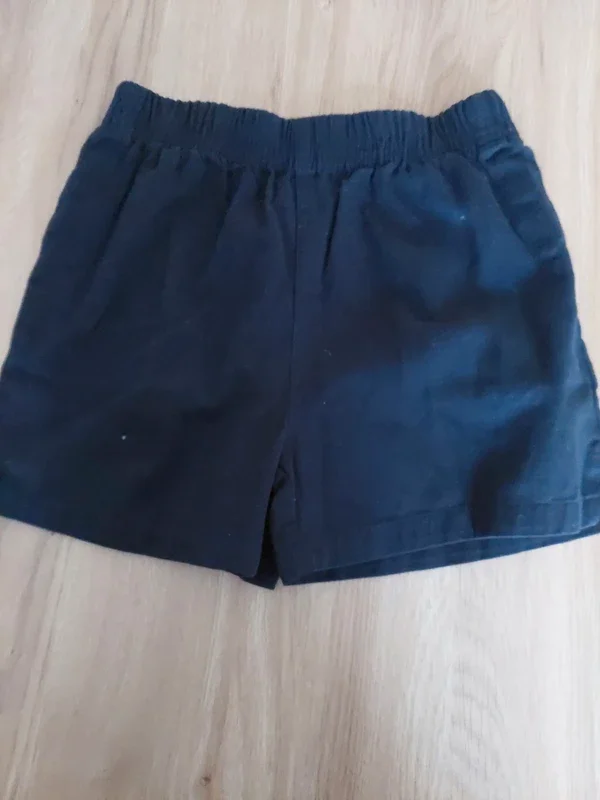 Black sports shorts. 9y. TU