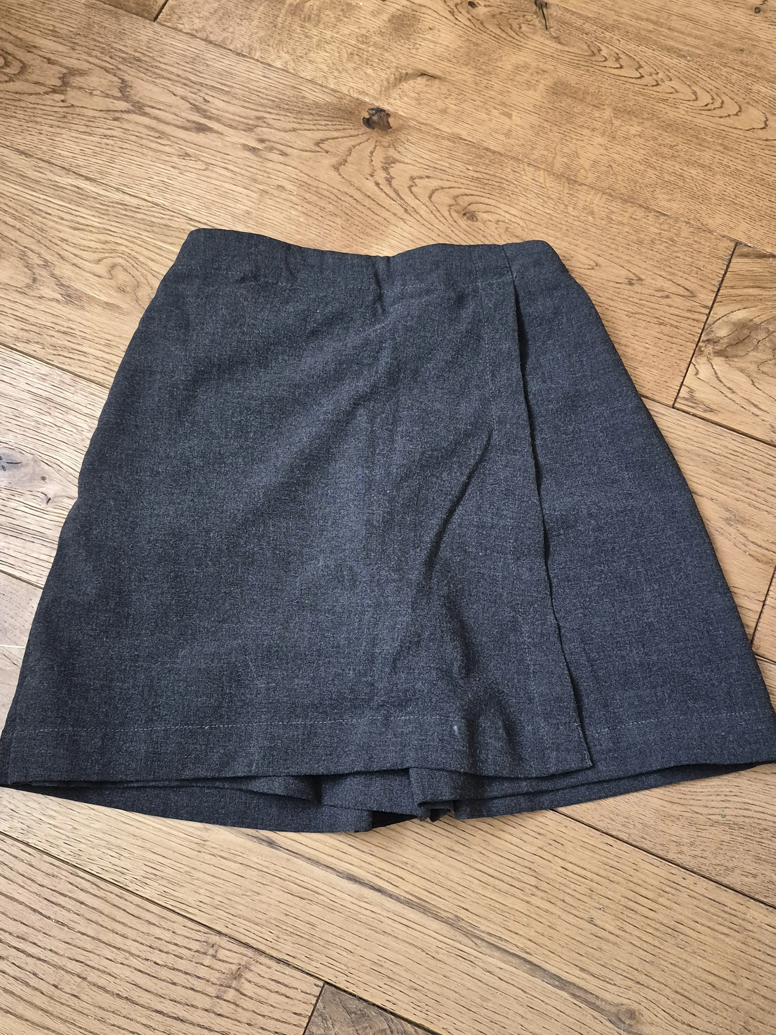 Grey skorts