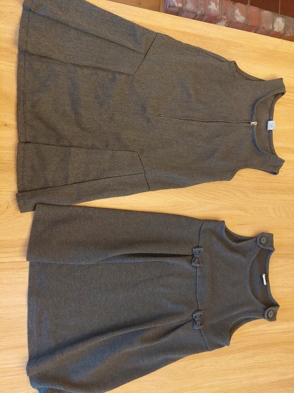 Pinafore dresses. Grey. 5y. TU