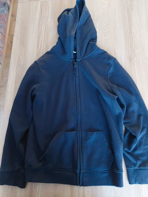 Hoody. Black. 9y. TU