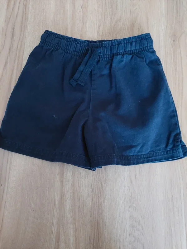 Black sports shorts. 5-6y. M&S