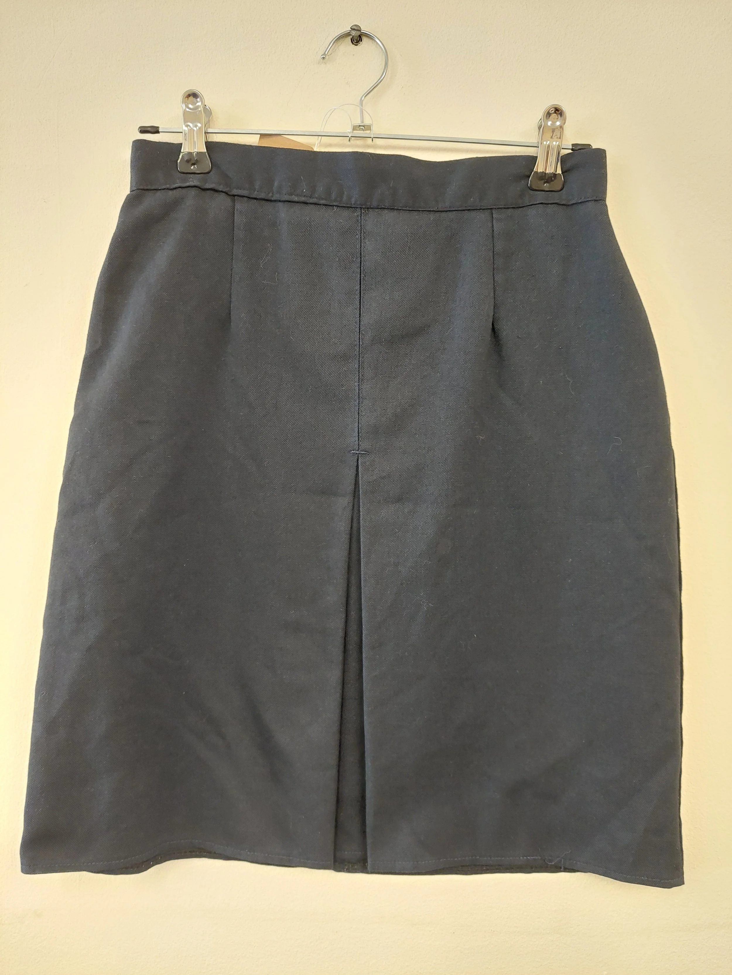 Single pleat skirt