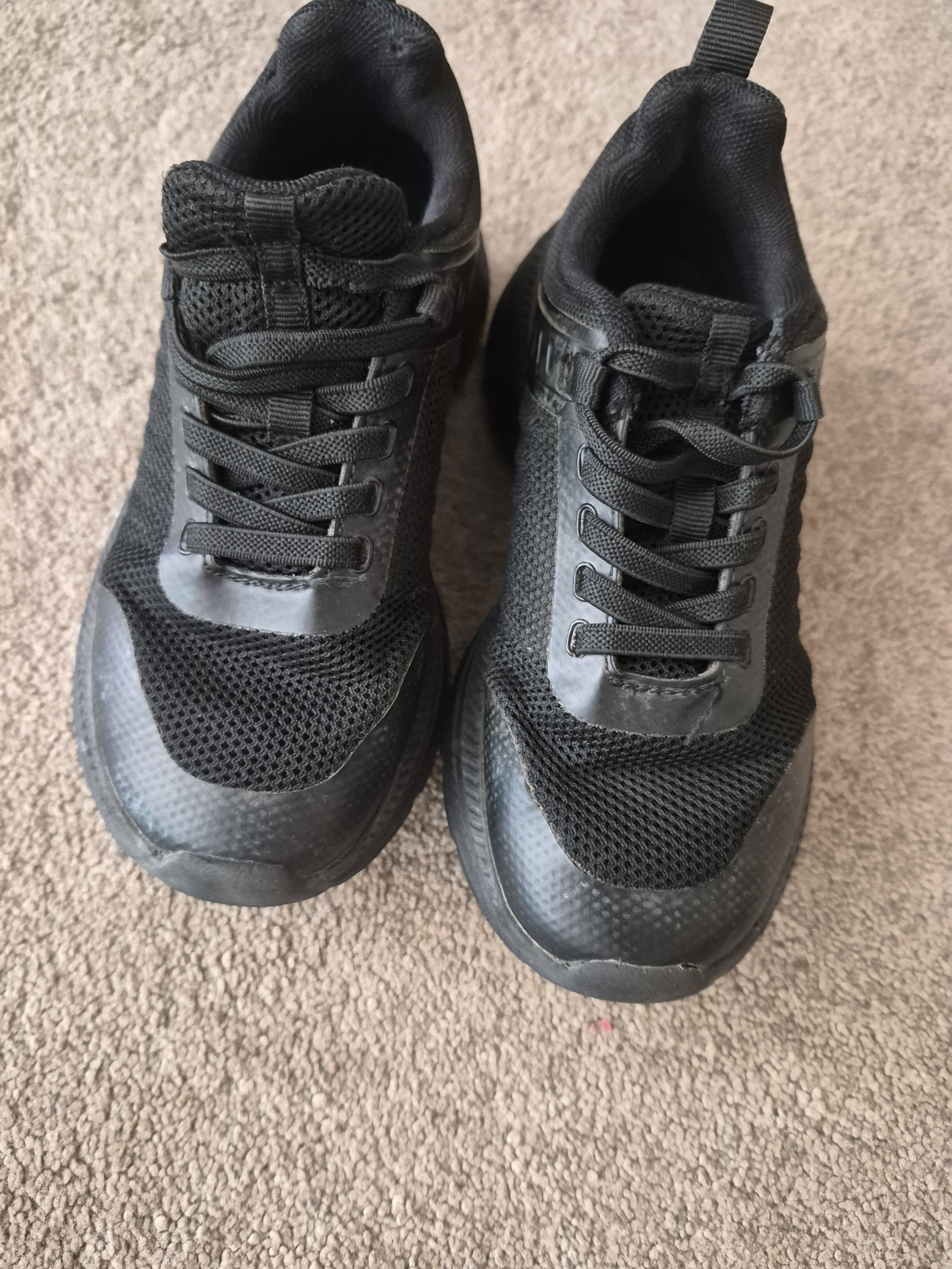 Boys black trainers. EU 29 (11 UK)