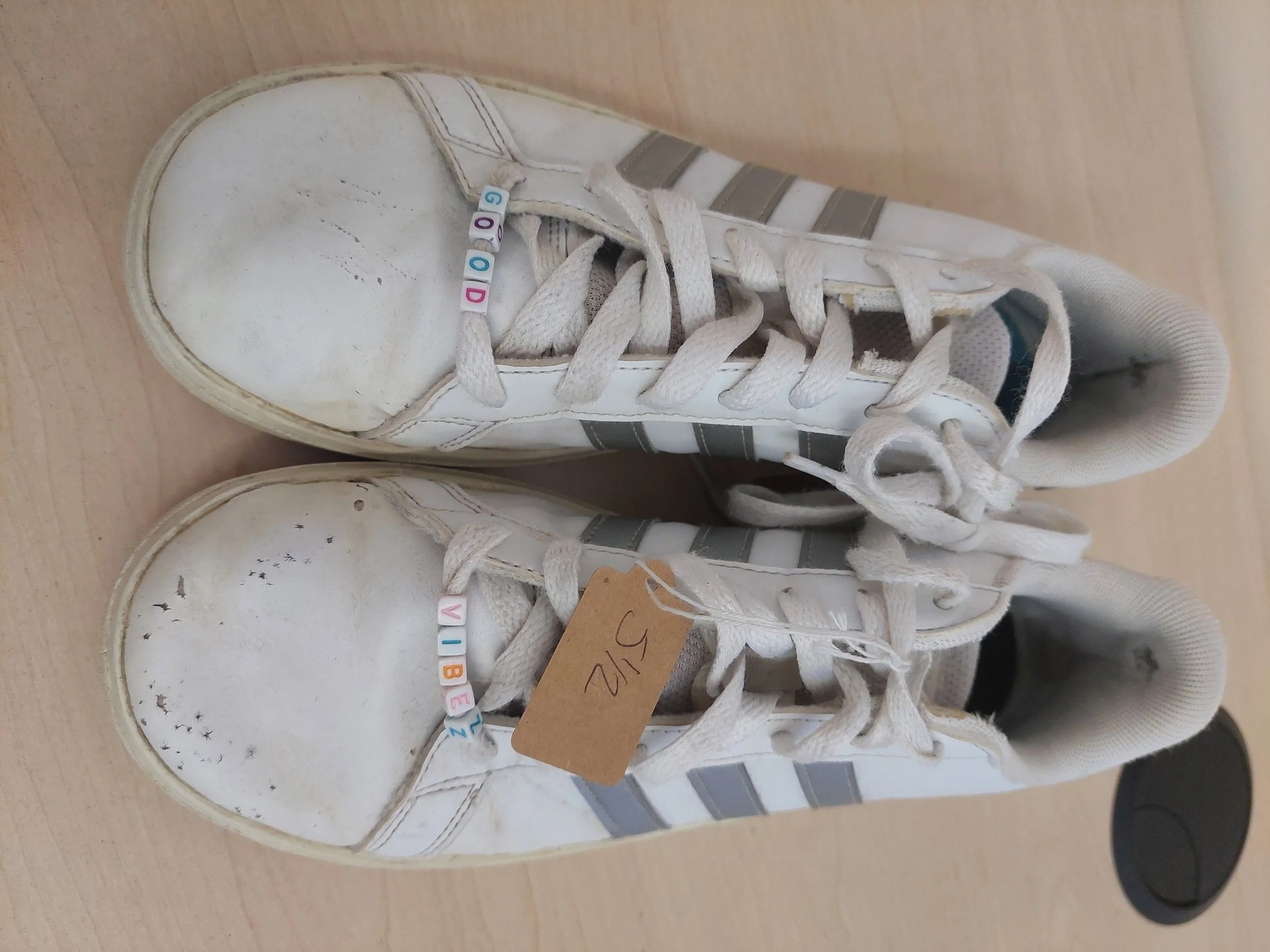 Girls trainers 5.5.jpg