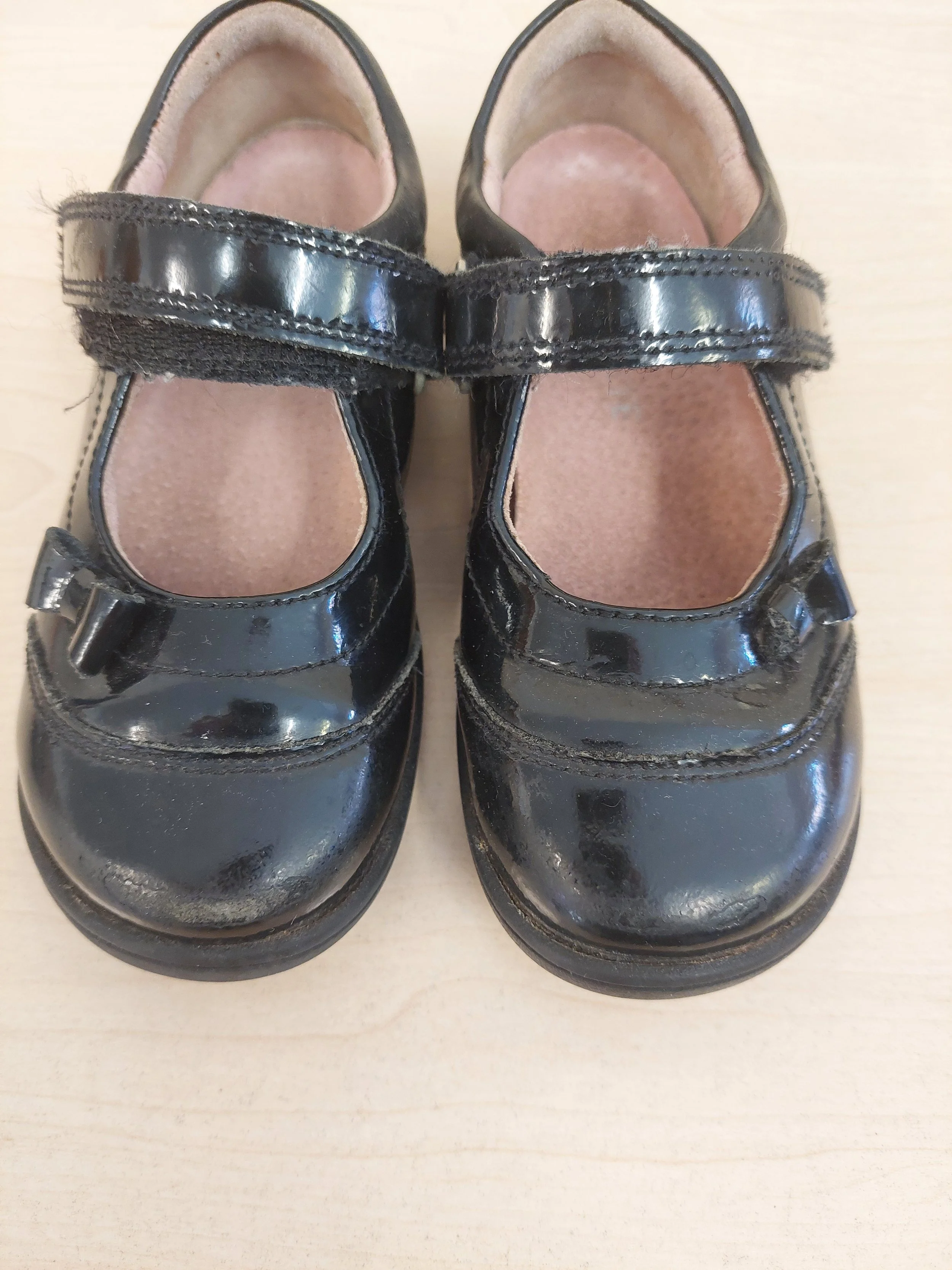 Girls shoes. Black. 9G