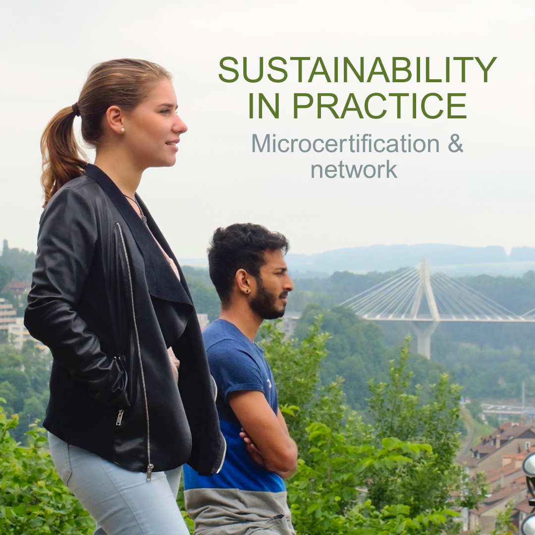 Zwei junge Menschen stehen im Freien mit Blick auf die Stadt und eine Brücke im Hintergrund, mit Text "SUSTAINABILITY IN PRACTICE Microcertification & network".