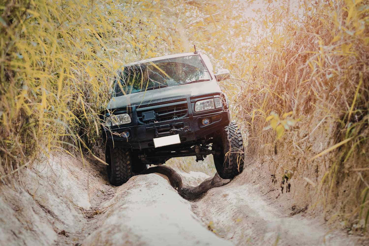 Off-Road Vehicle Recovery: How Professionals Retrieve Stuck Vehicles Safely