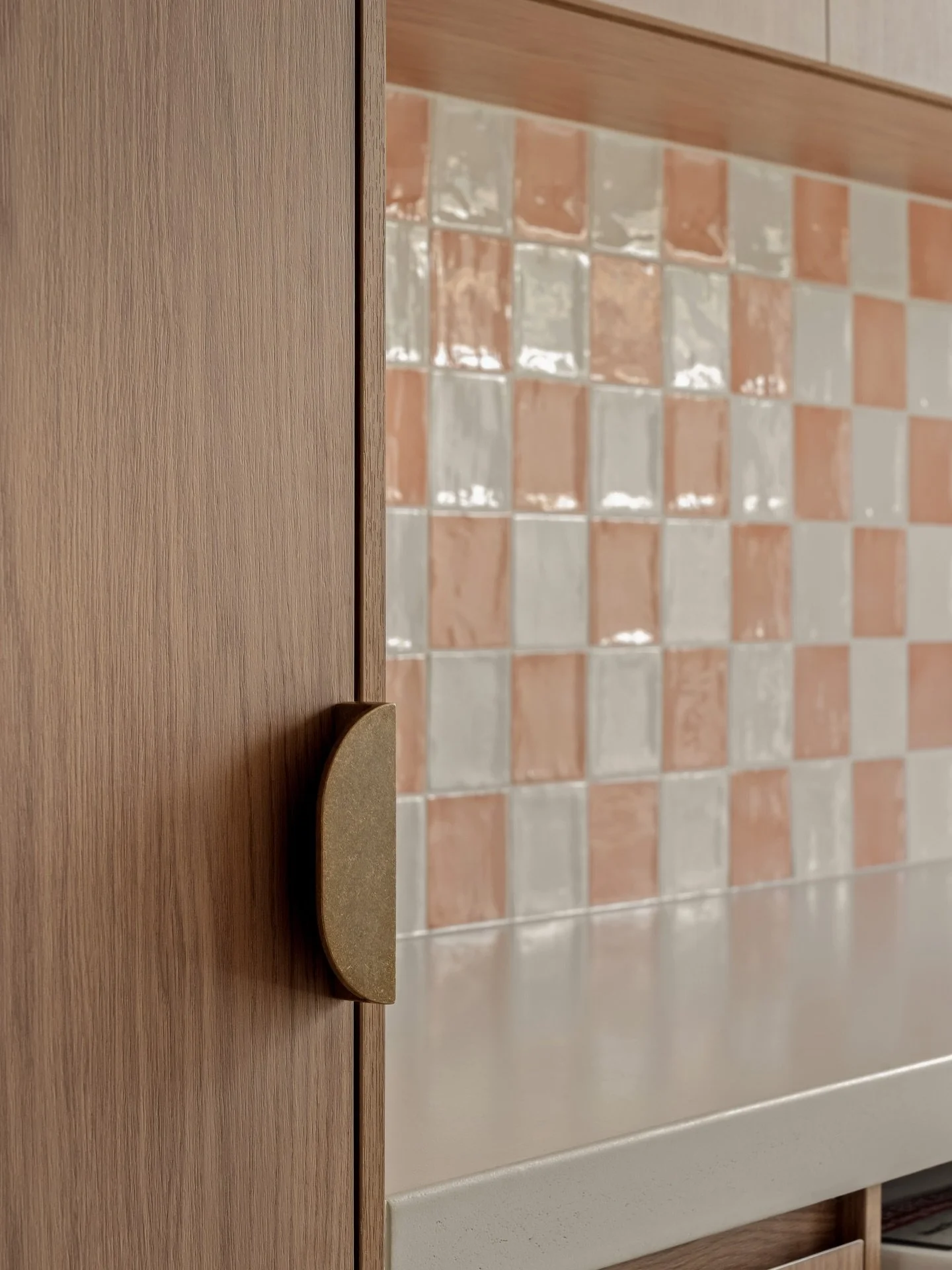 Premium brands understand this early 

&ldquo; Cheap visuals often cost more long-term. &ldquo;

Re-shoots.
Inconsistency.
Diluted perception.

Visual assets captured for @bldhomes 

Tiles by @rivoland_tiles 
Taps by @abiinteriors