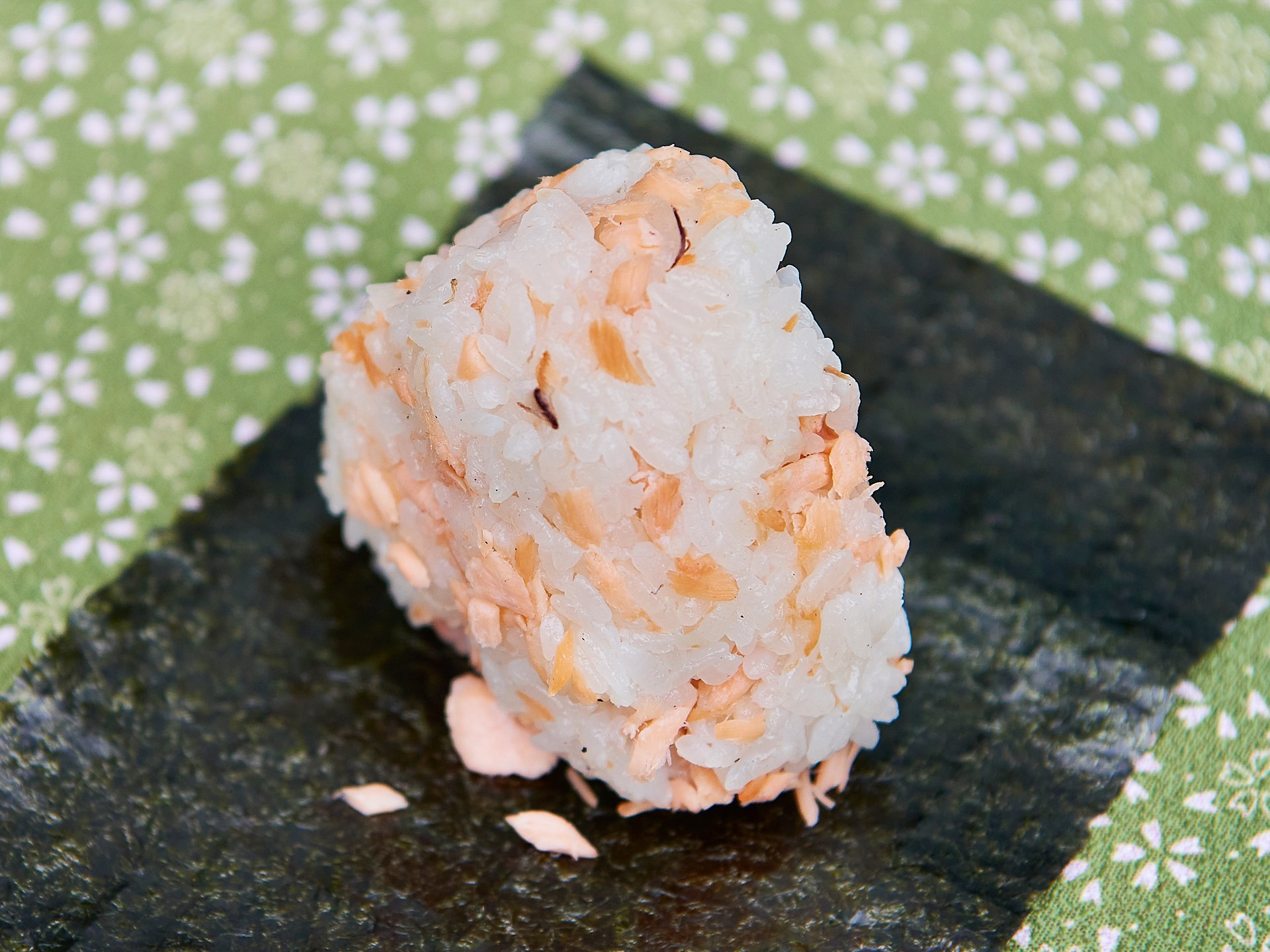 ootoya-menu-onigiri-salmon.jpg