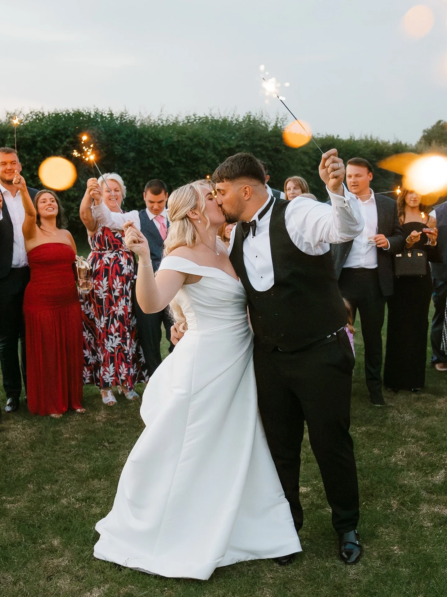 ✨Chloe + Jack ✨
What a perfect day celebrating these two! From heartfelt vows and golden-hour portraits to sparklers and a packed dance floor&mdash;this wedding had it all. The love, the laughter, the light&hellip; it was magic from start to finish.
