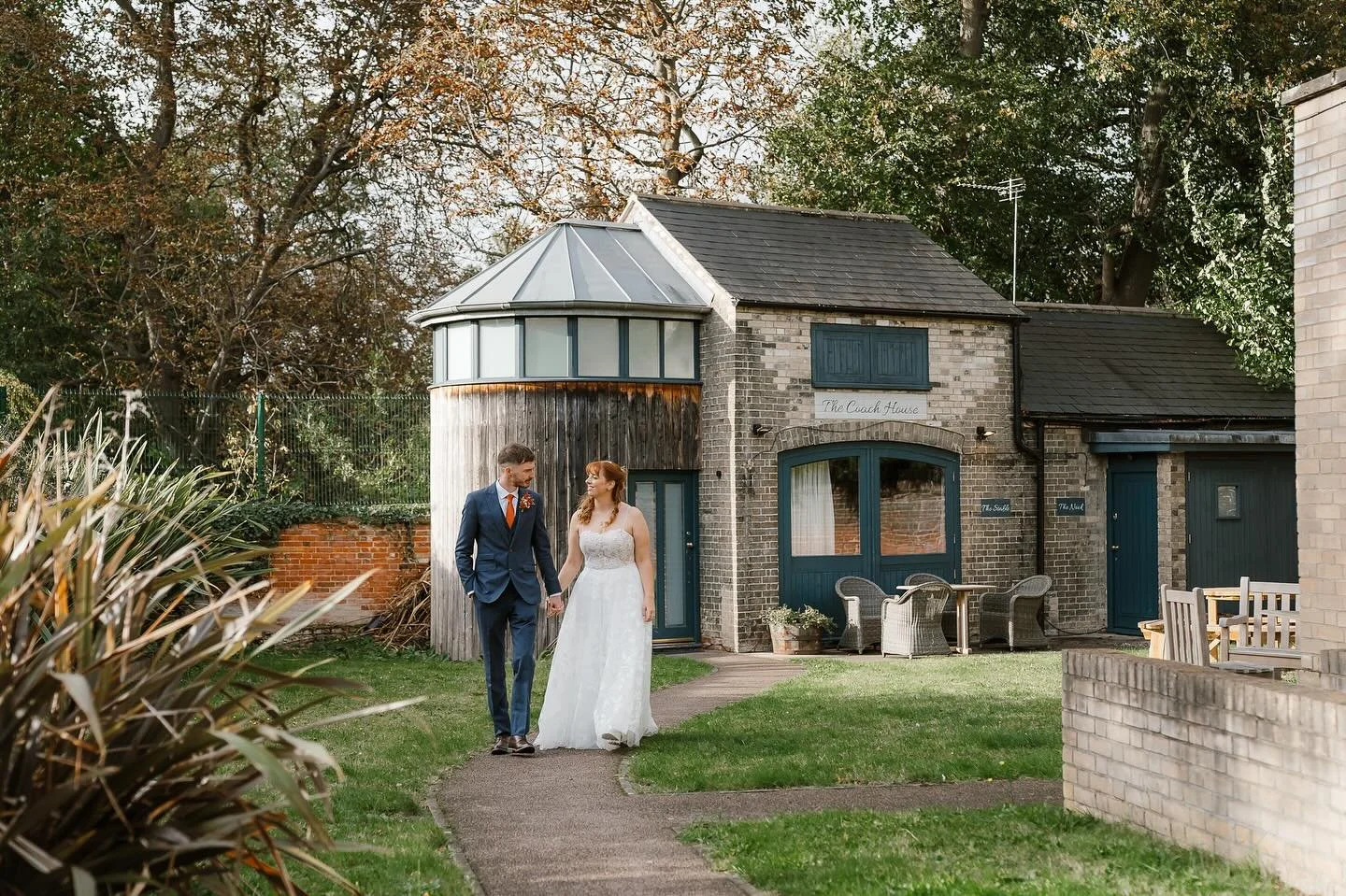 Pure joy, real moments, and a whole lot of love 💫
A beautiful autumn wedding filled with laughter, happy tears, and the best dance floor energy 🍂✨
It&rsquo;s always such an honour to capture stories like this ❤️

Suppliers -
Dress - @thebottomdrawe