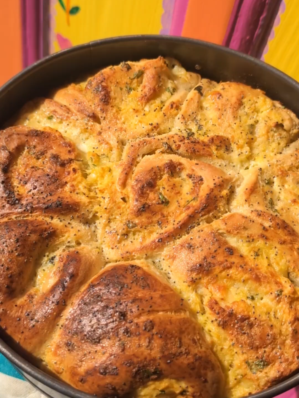 Cheesy Garlic Rolls