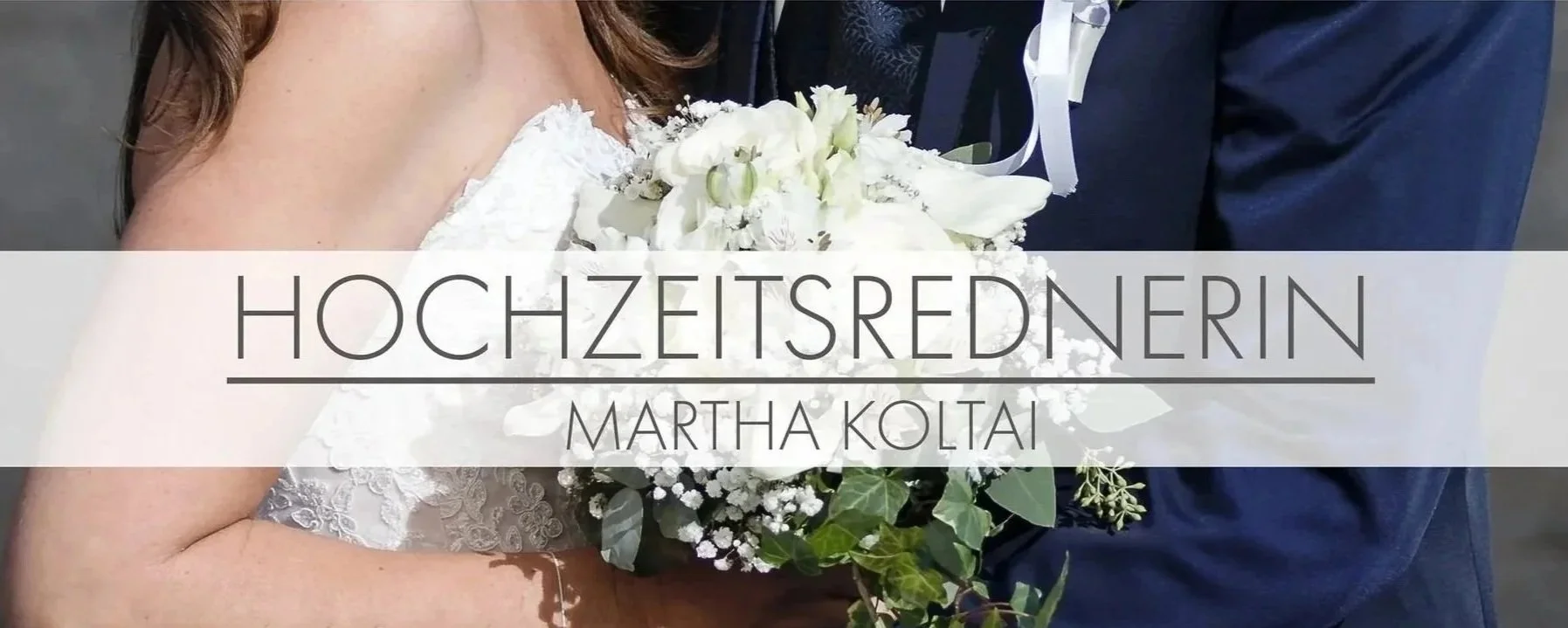 Ein Brautpaar bei einer Hochzeit, die B Traurednerin zweisprachigMuenchen