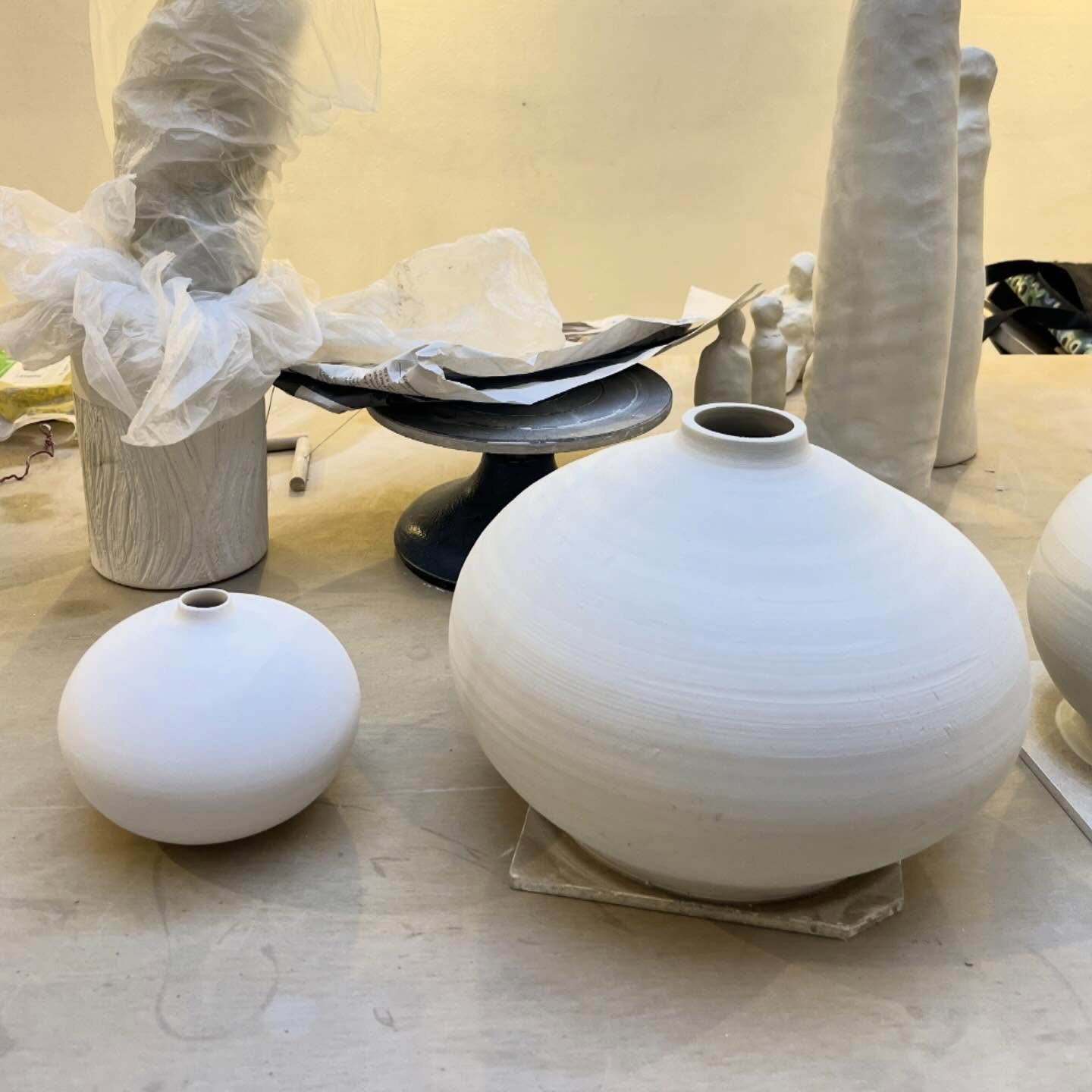 Little boop got a big bro 

#porcelain #wip #artstudio #fineart #ceramjcs #pottery #clay