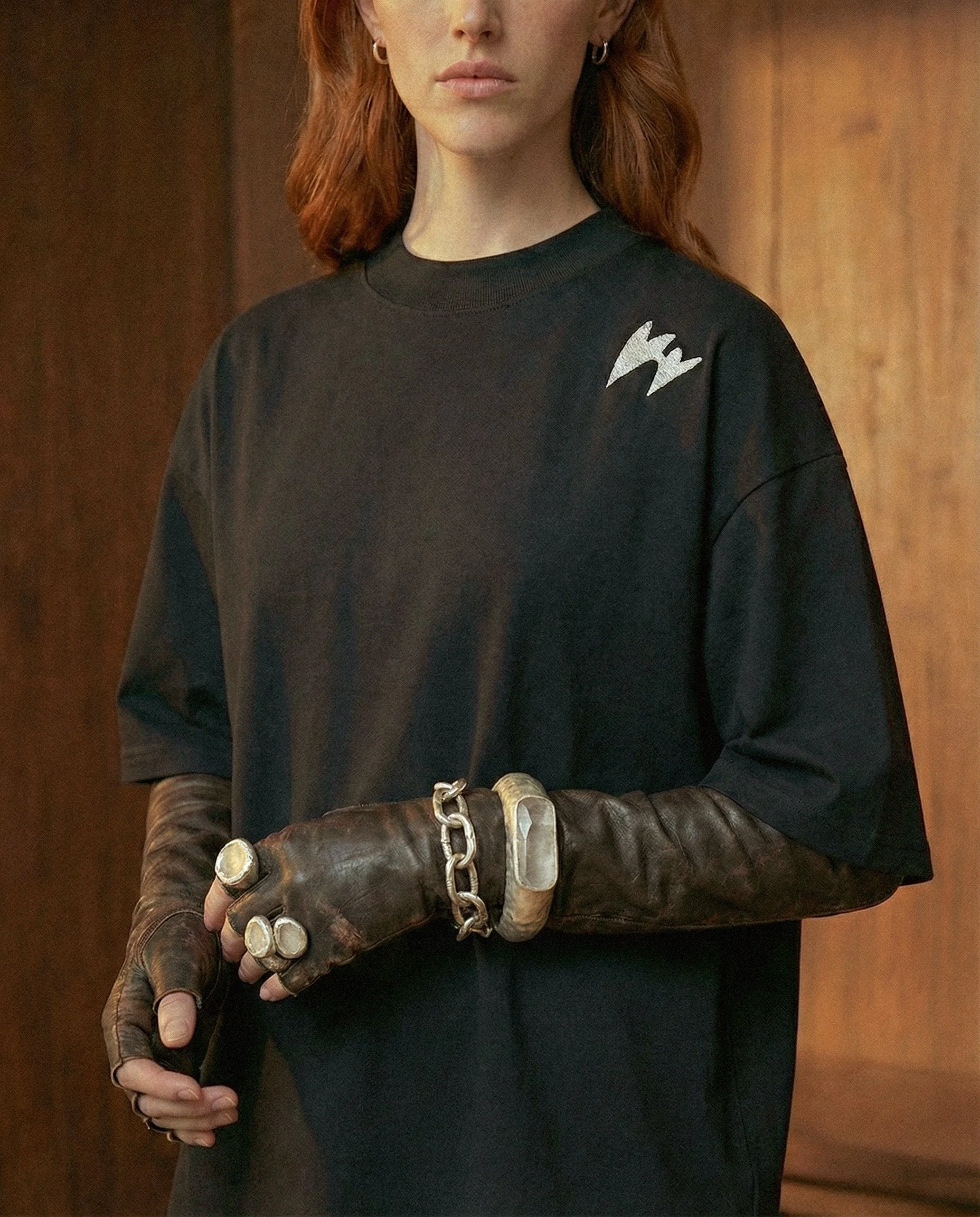 OVERSIZED BLACK LOVE