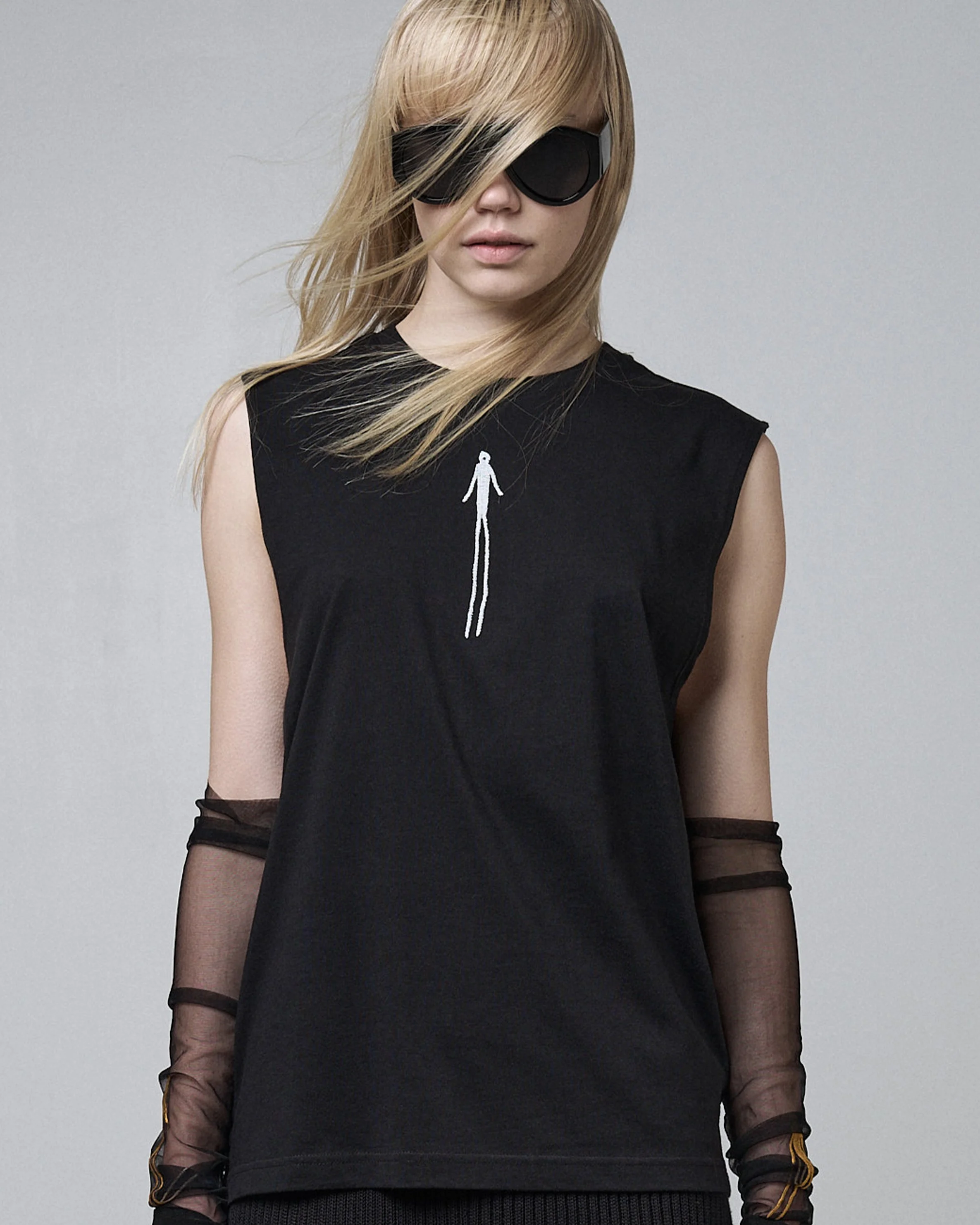 SLEEVELESS BLACK ÄÜṚЇ