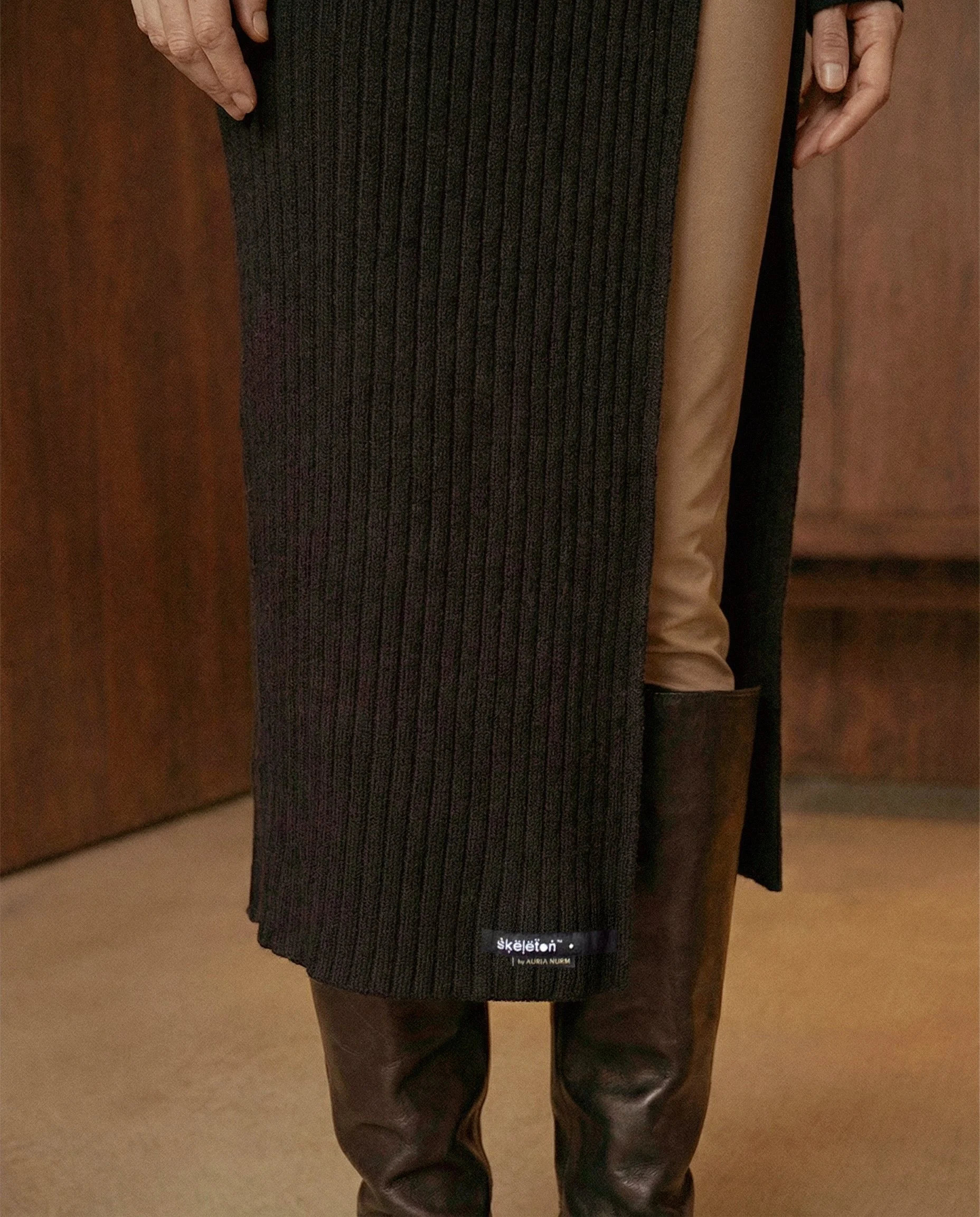 BAMBOO KNITTED OPEN SLIT SKIRT
