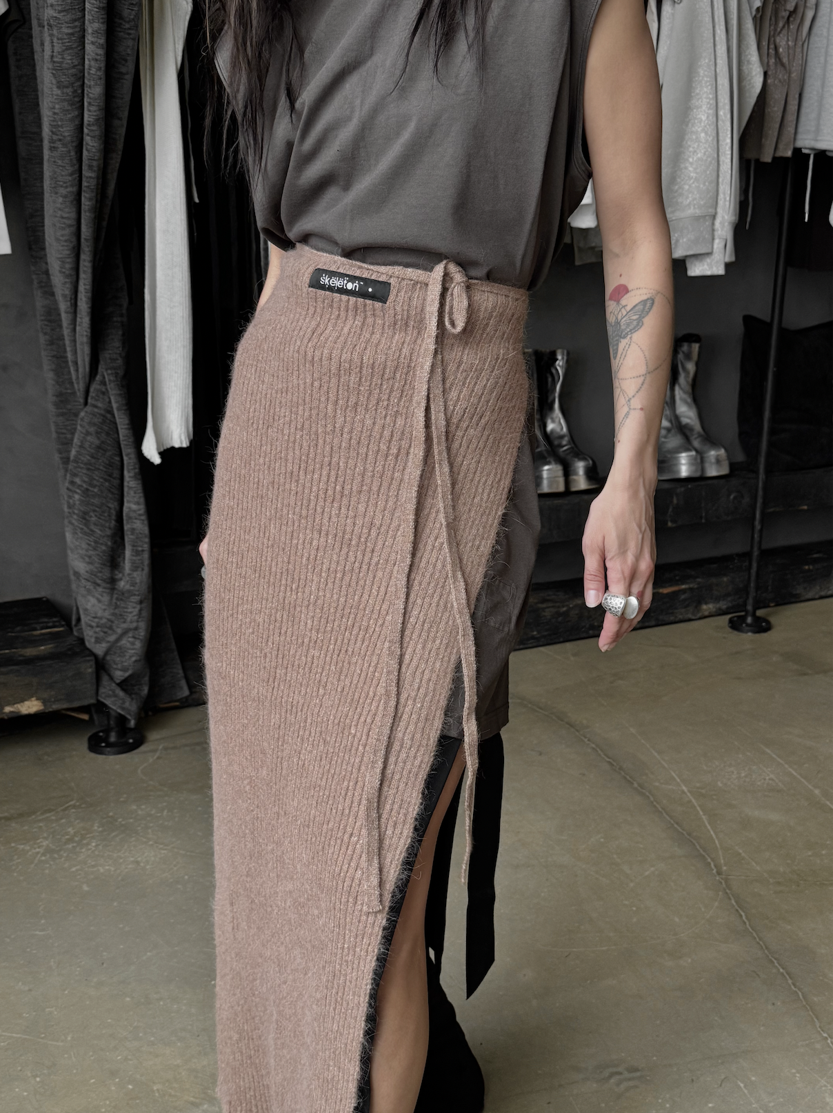 ANGORA APRON SAND (long)