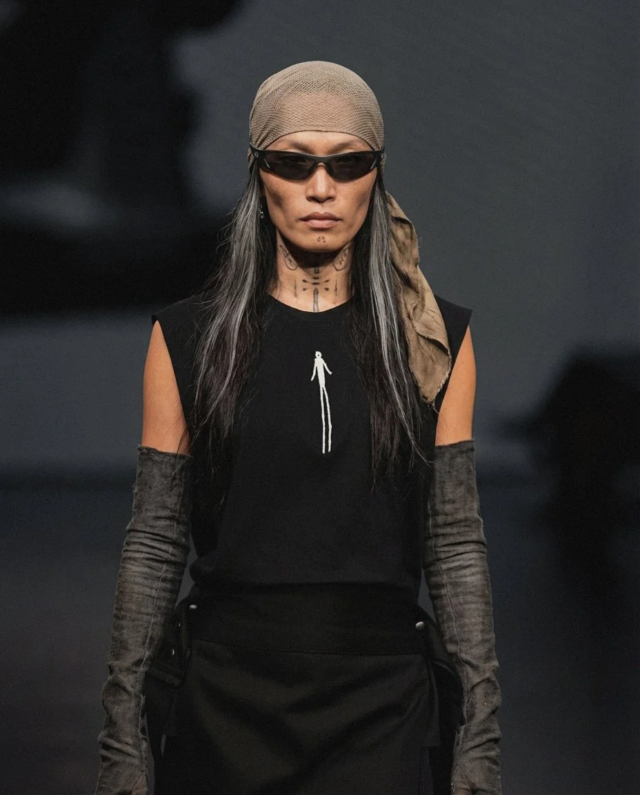 SLEEVELESS BLACK ÄÜṚЇ