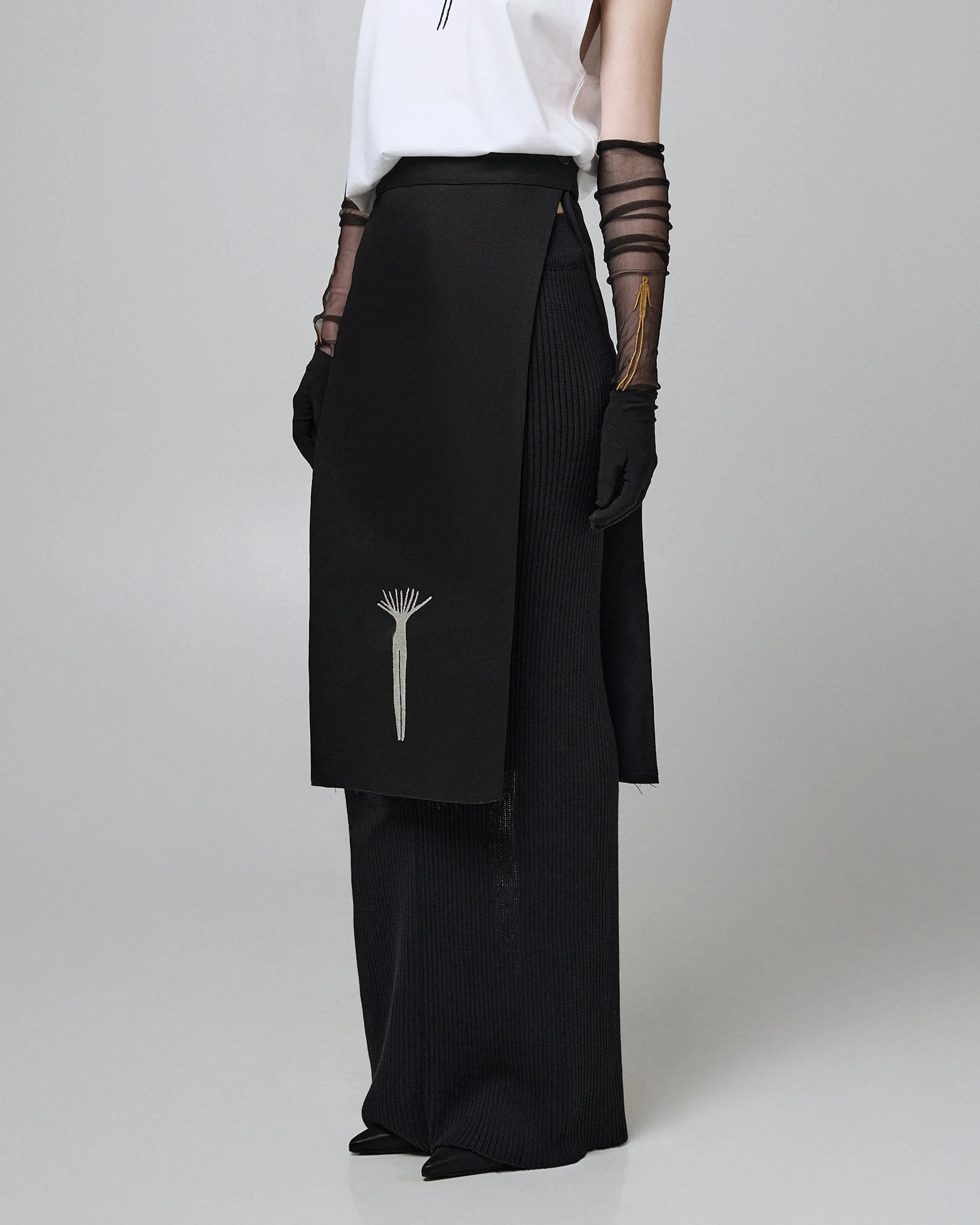 APRONSKIRTCLOSEUP5.jpg