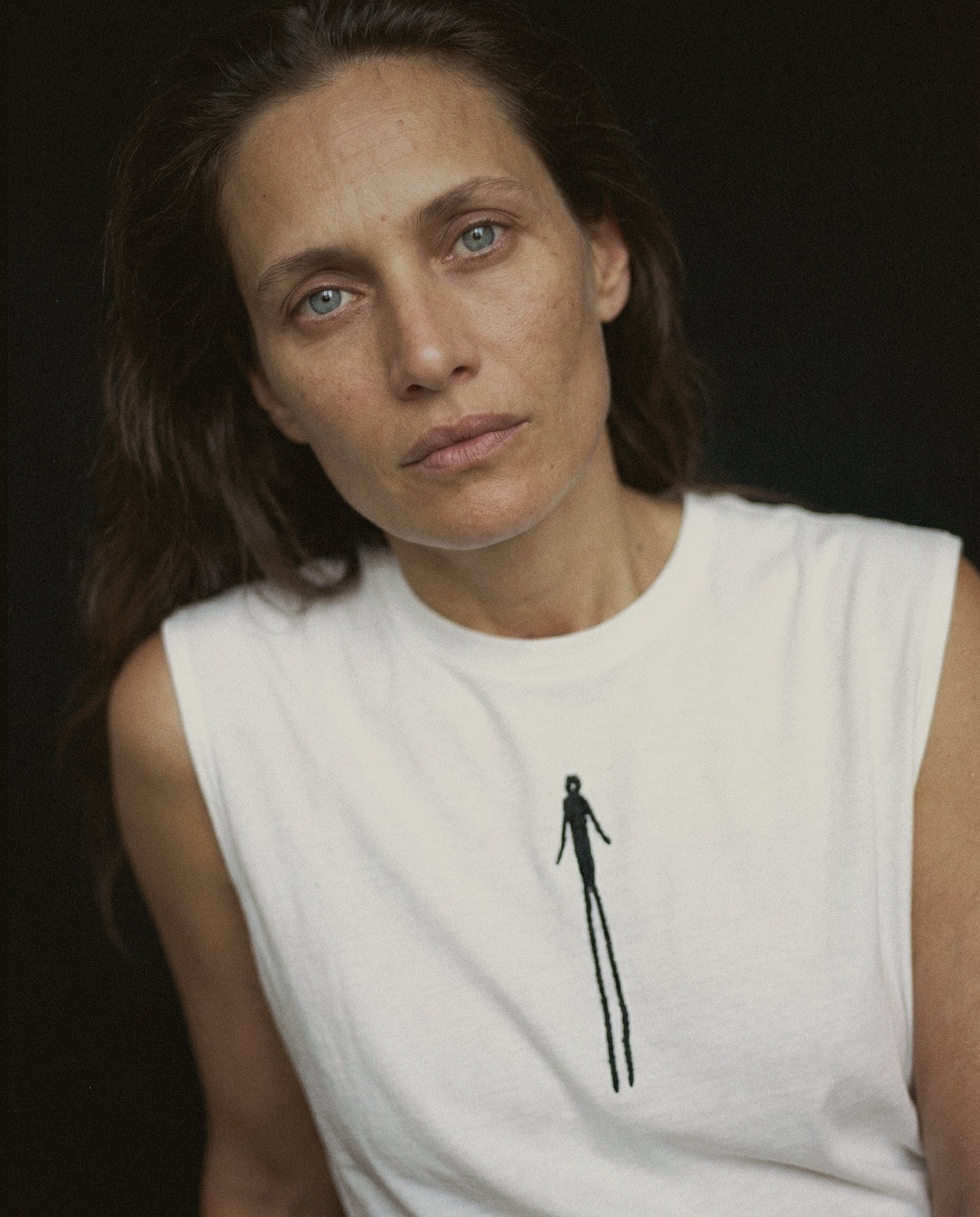 SLEEVELESS WHITE ÄÜṚЇ