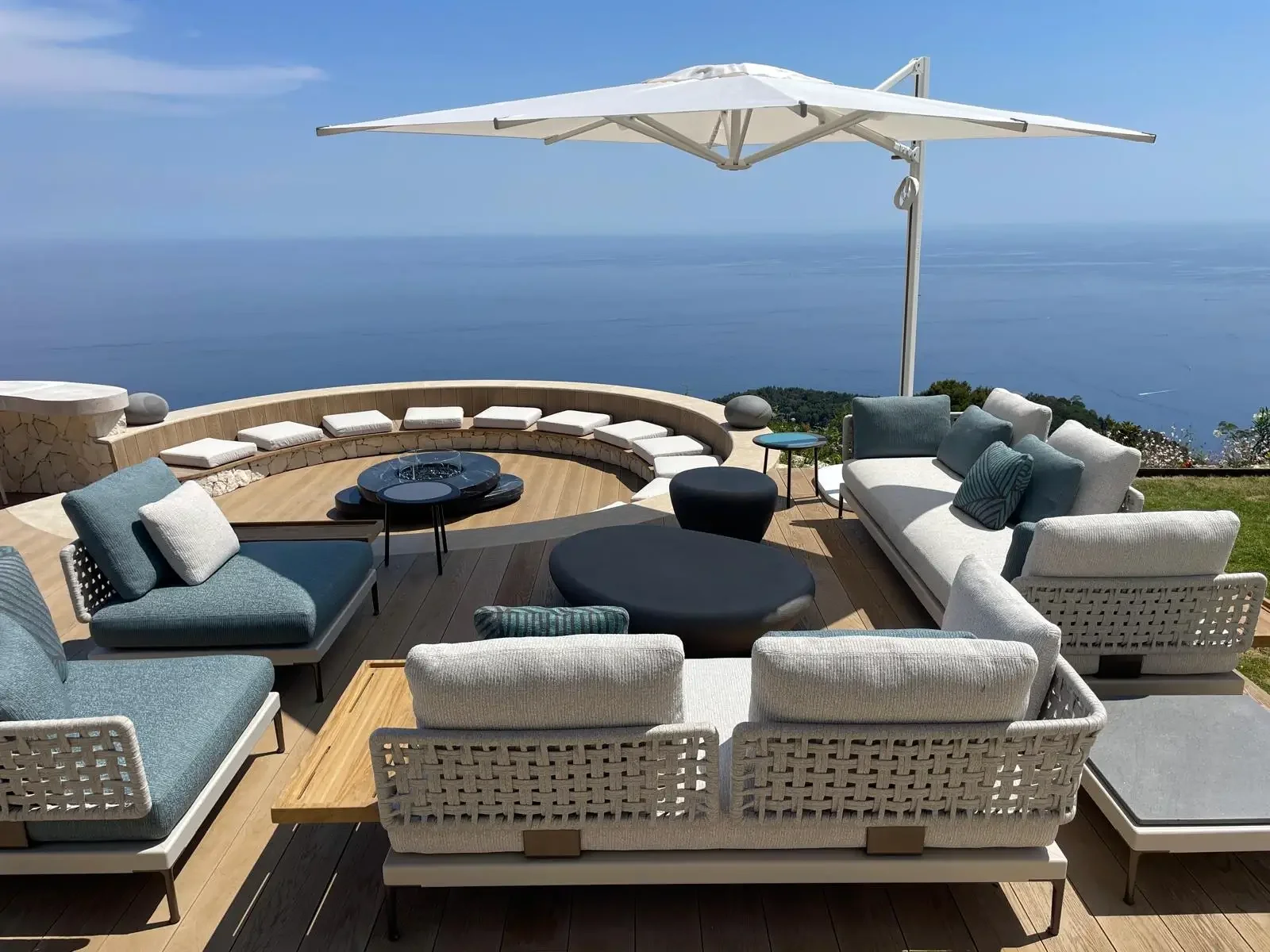 pool-lights-lighting-french-riviera- èze-electrician-3.webp