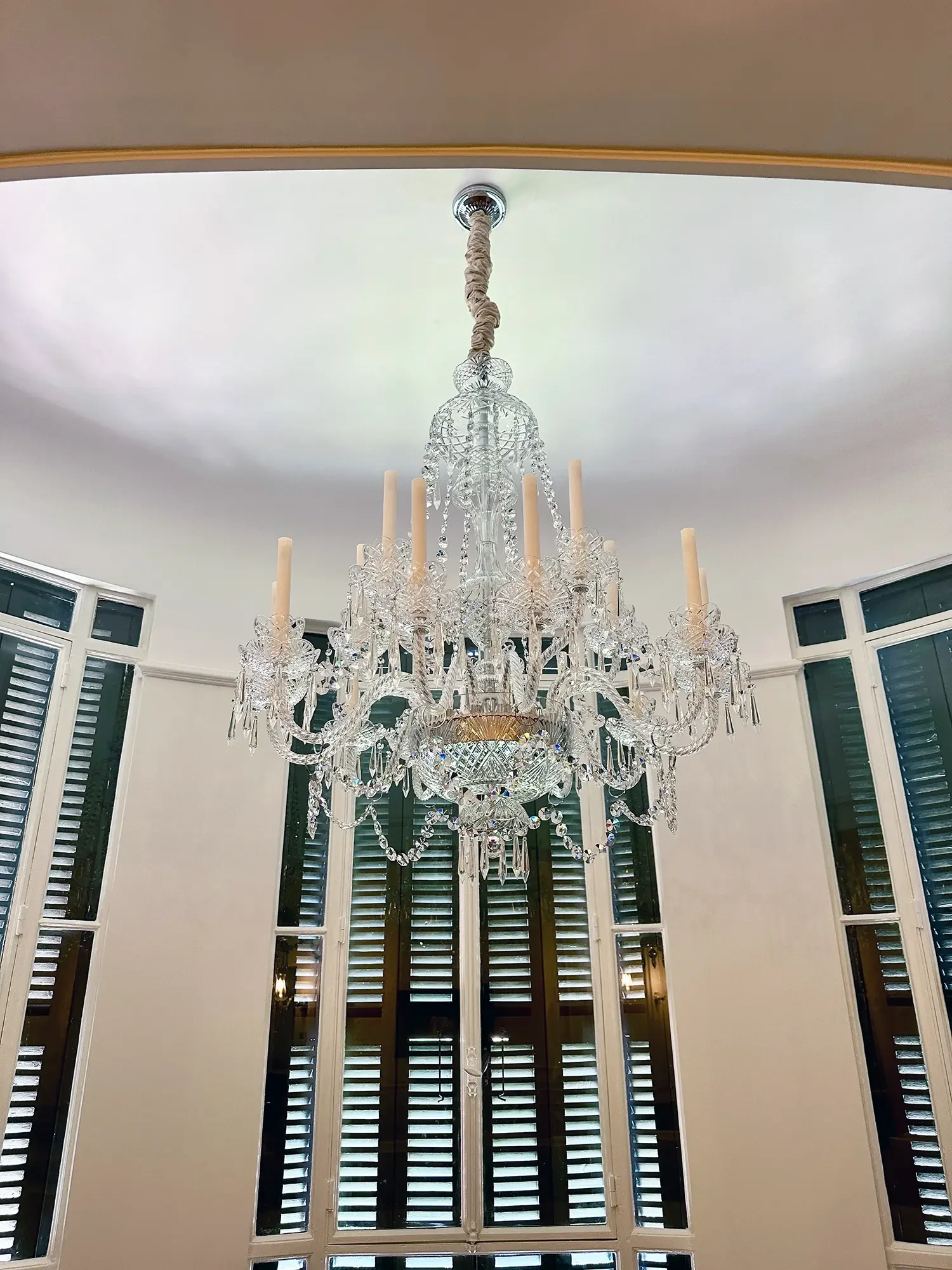 chandelier-lights-lighting-french-riviera- beaulieu-electrician-1.webp
