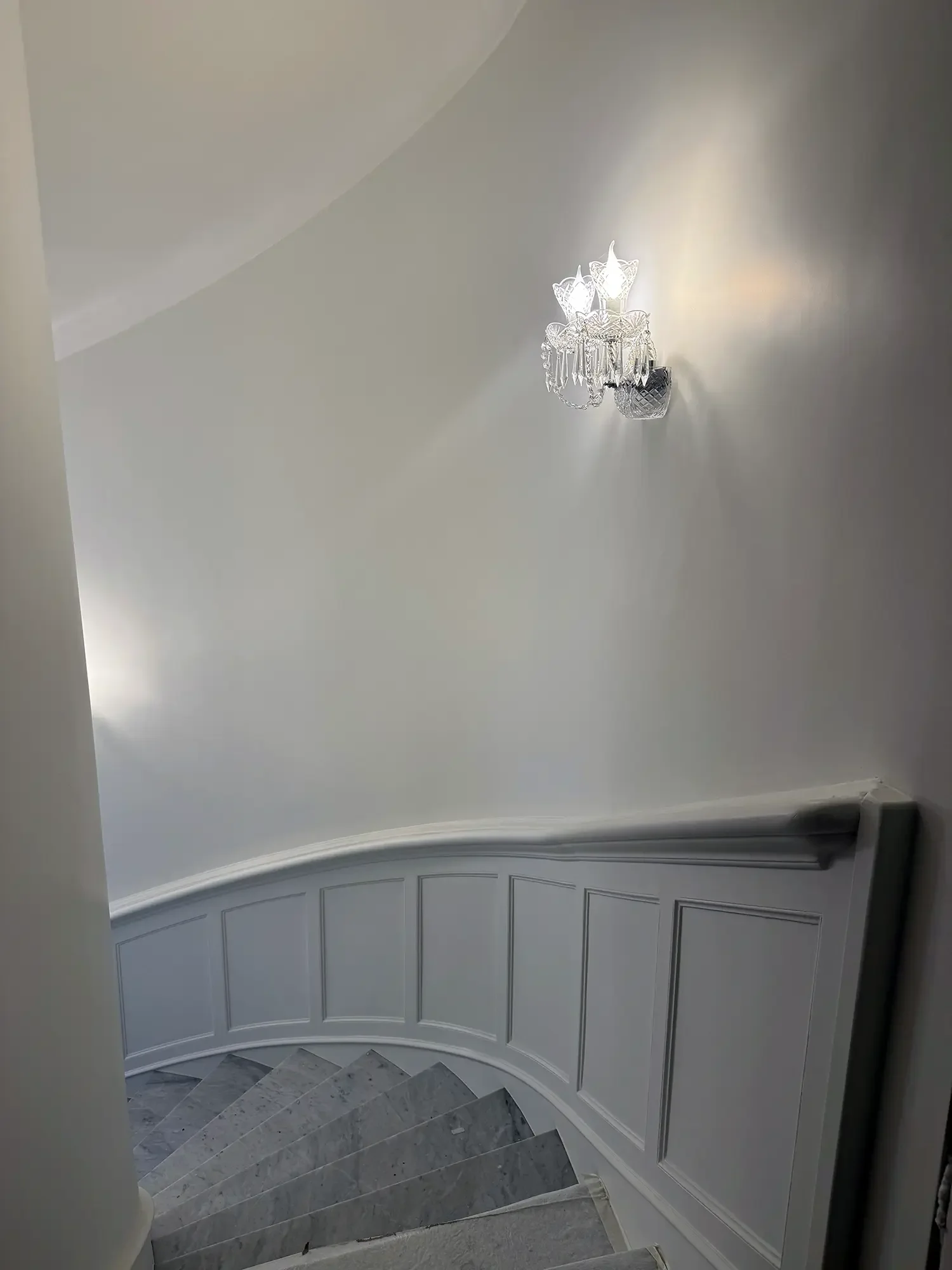 stairs-lights-lighting-french-riviera- beaulieu-electrician-1.webp