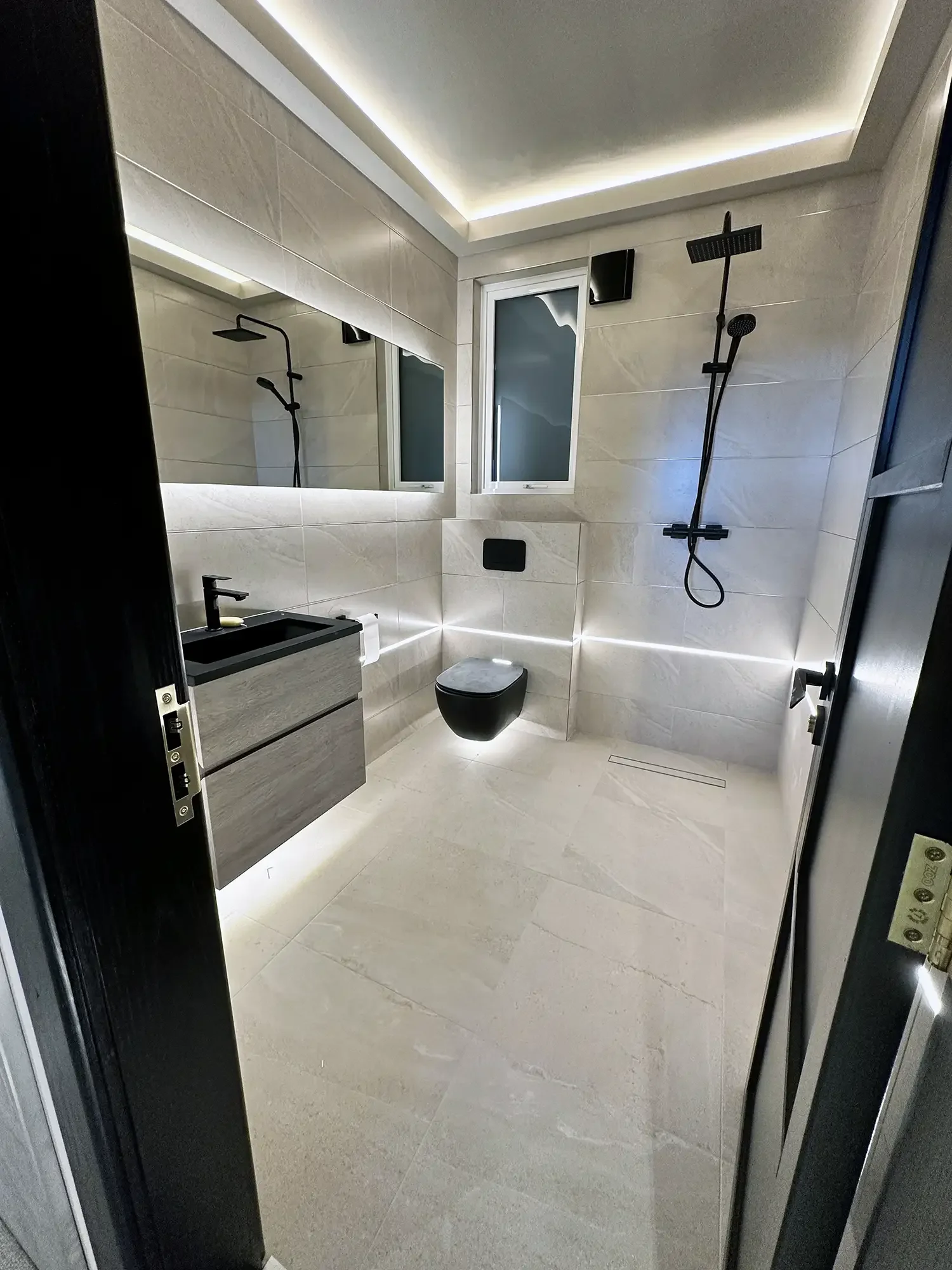 bathroom-lights-lighting-monaco-penthouse-electrician-1.webp