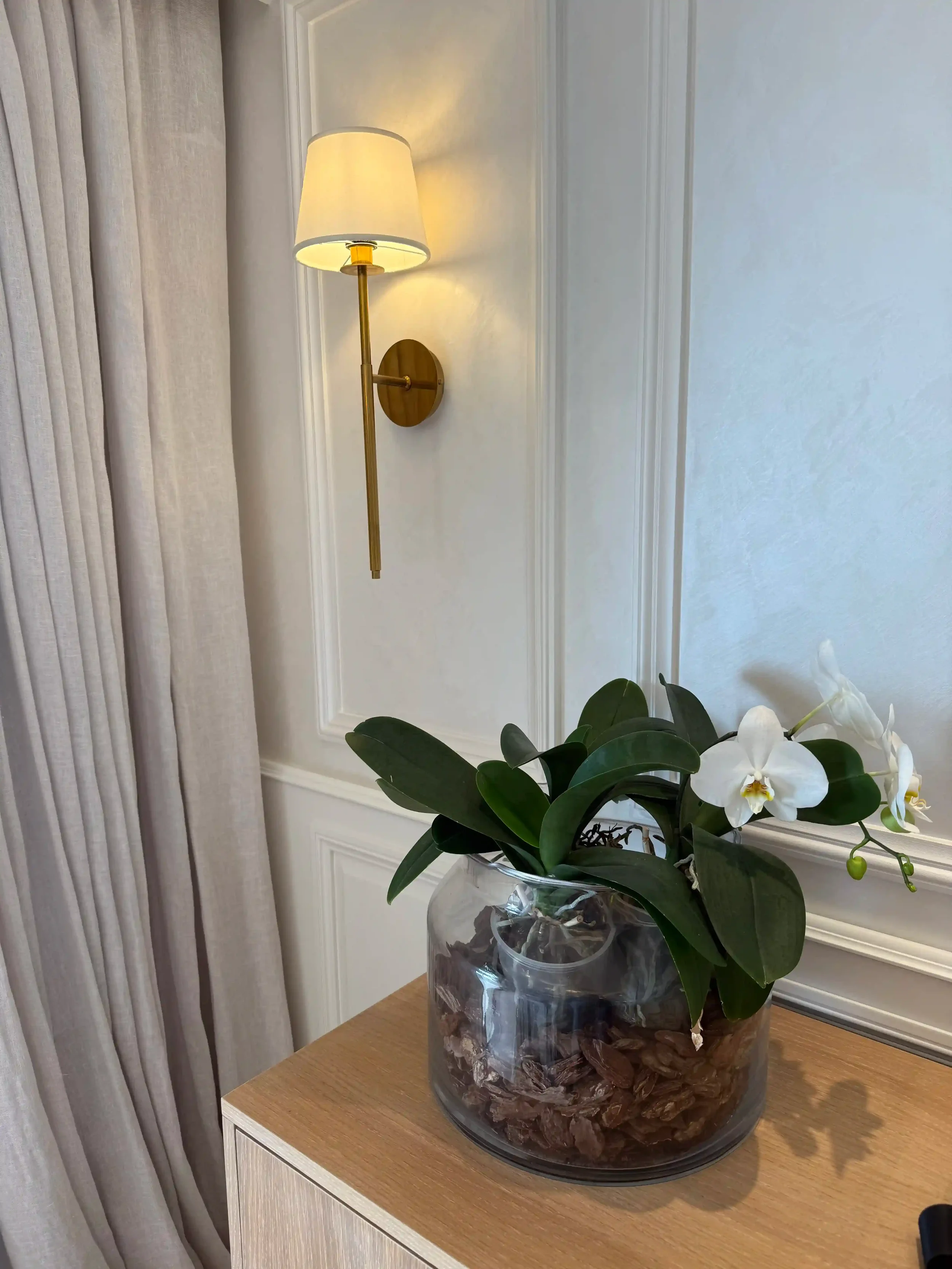 Electrician Design Beaulieu wall light.webp