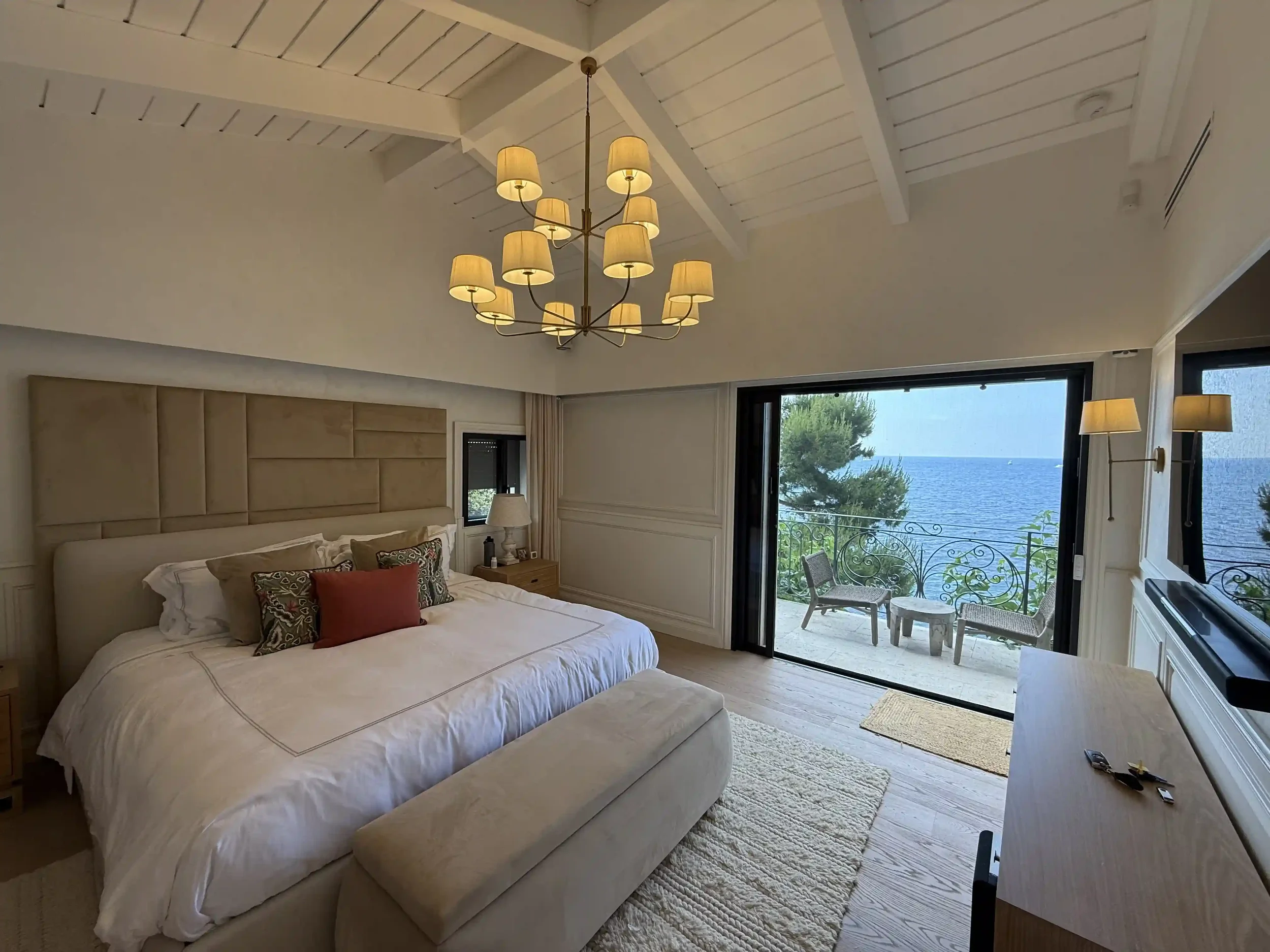 Electrician Design Beaulieu Bedroom.webp