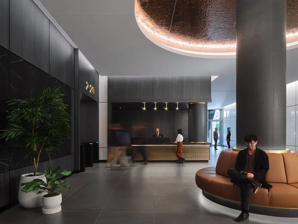1 E Wacker Lobby & Amenities
