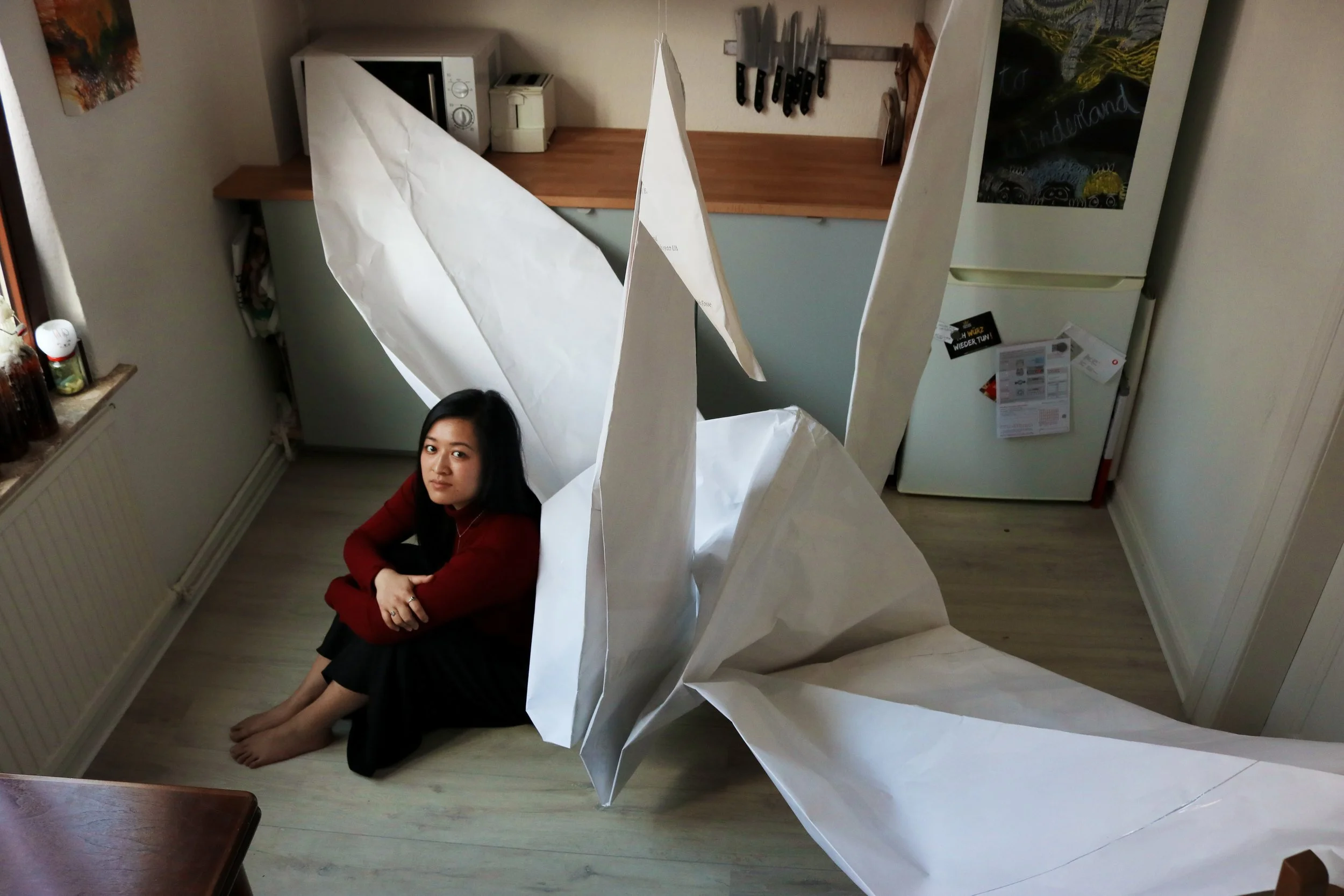 "crane in the room", 1,7 x 3m, Papier, 2021
