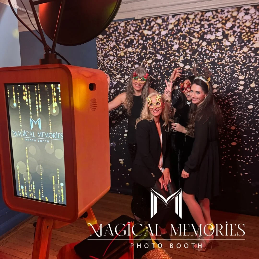 Our Glam Booth out @oxfordtownhall Christmas Party capturing some stunning photos everyone loving instant prints and receiving there photos straight to there phones ✨ If your interested in Booking our Glam Booth for your upcoming event contact us for