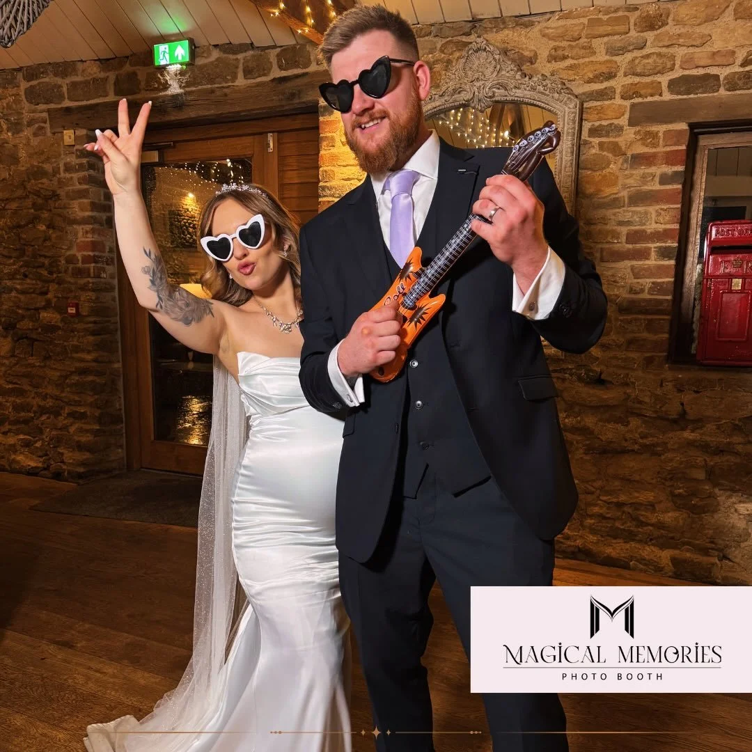 Beautiful evening with the Magic Mirror and Audio Guestbook for Meg and Mikes wedding✨#wedding #photobooth #magicmirror #love