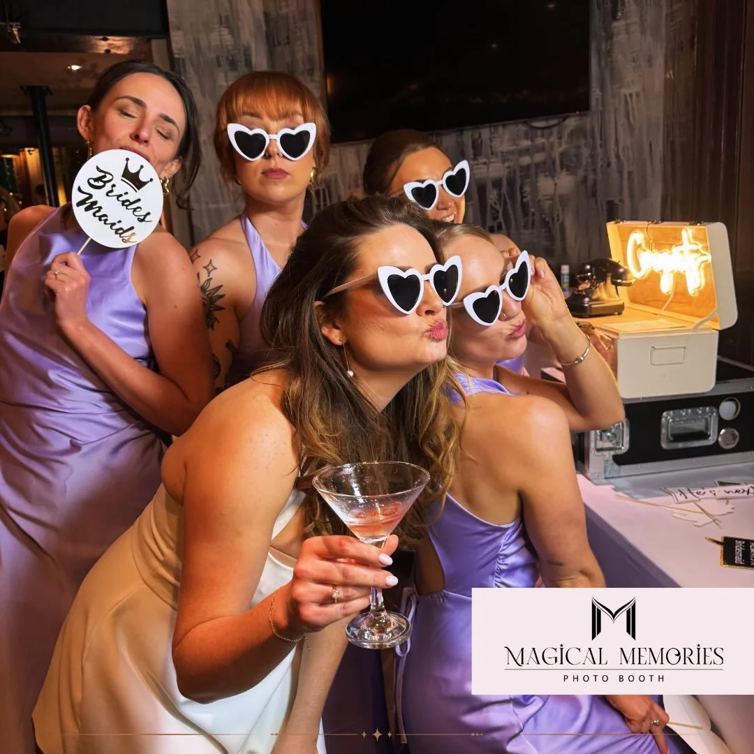 Amazing night at the Balfour St Barts in west London with the Vintage Pod printed photos and Audio Guestbook a massive congratulations to Gemma and Joshan✨ #wedding #photobooth #vintagepod #audioguestbook #love