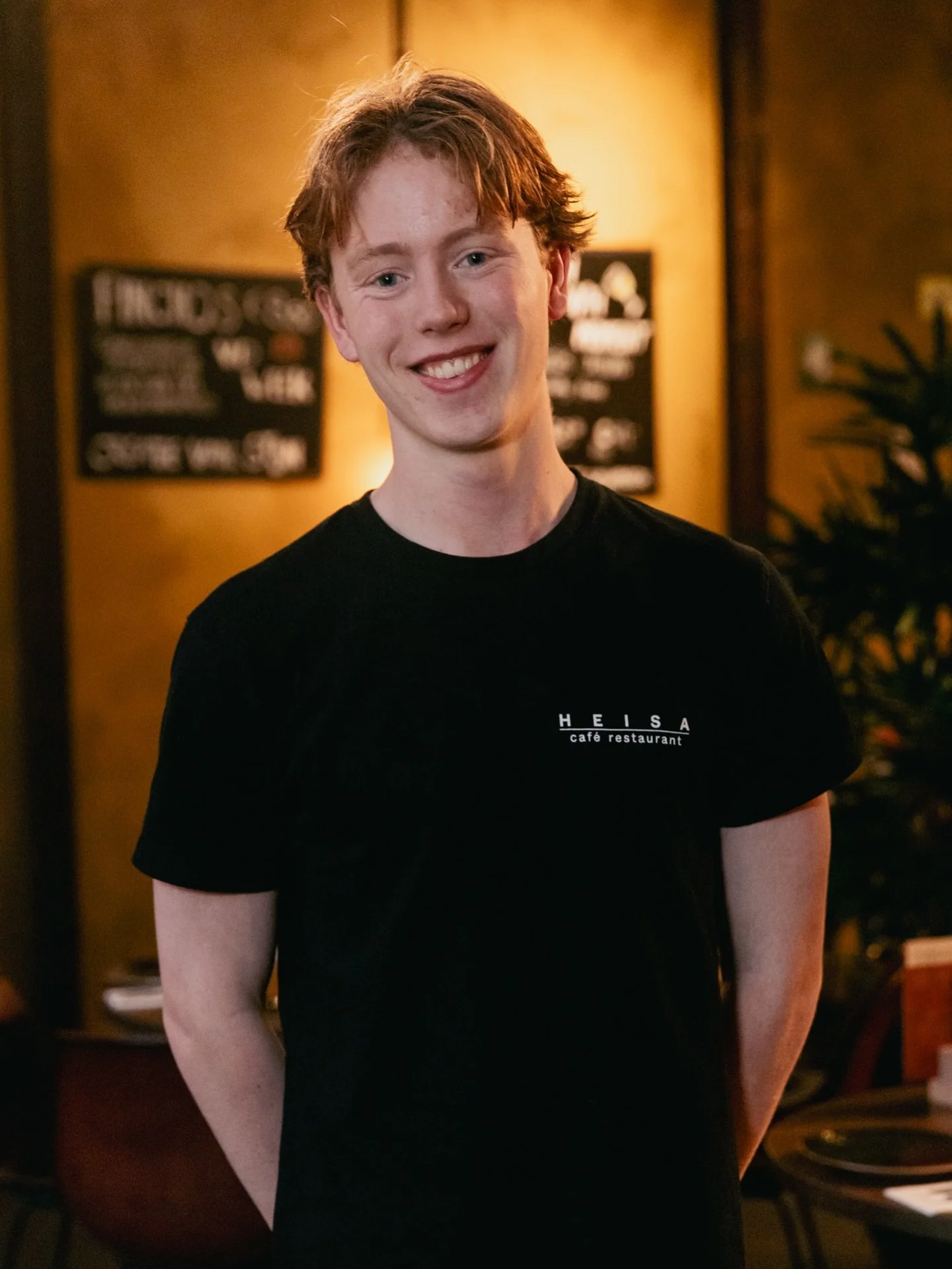 Meet Flint😃

Al 2 jaar in de bediening bij Heisa en eigenlijk de hele dag in z&rsquo;n element.
 Voor het diner houdt Flint van gezelligheid met collega&rsquo;s, tijdens de spits lekker knallen en kletsen met tevreden gasten en aan het einde van de 