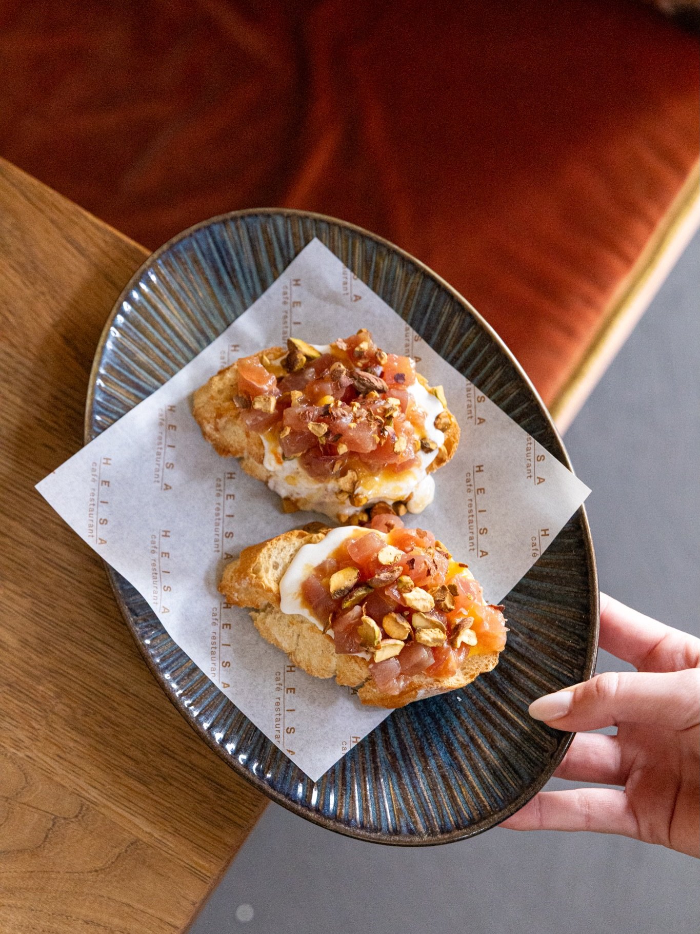 Nieuw menu, zelfde Heisa🔥 

Ons team heeft niet stilgezeten. We komen met nieuwe gerechten, nieuwe smaken en genoeg om samen te delen.

Kom langs en proef &rsquo;m! 

#heisa #heisaopjebord