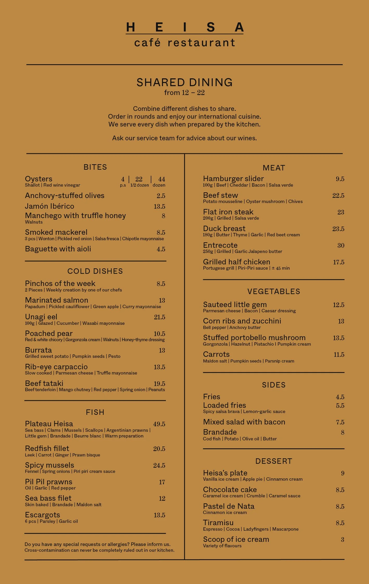 Het menu van café restaurant Heisa met daarop categoriën voor shared dining, voorgerechten, hoofdgerechten, desserts en dranken.