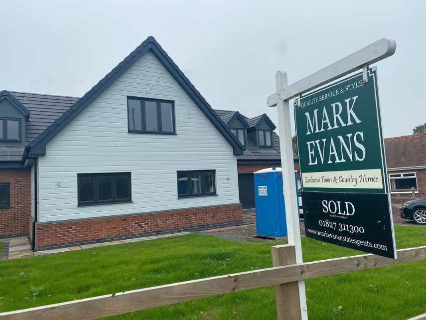 A New Build, Luxury Dormer Bungalow in Tamworth